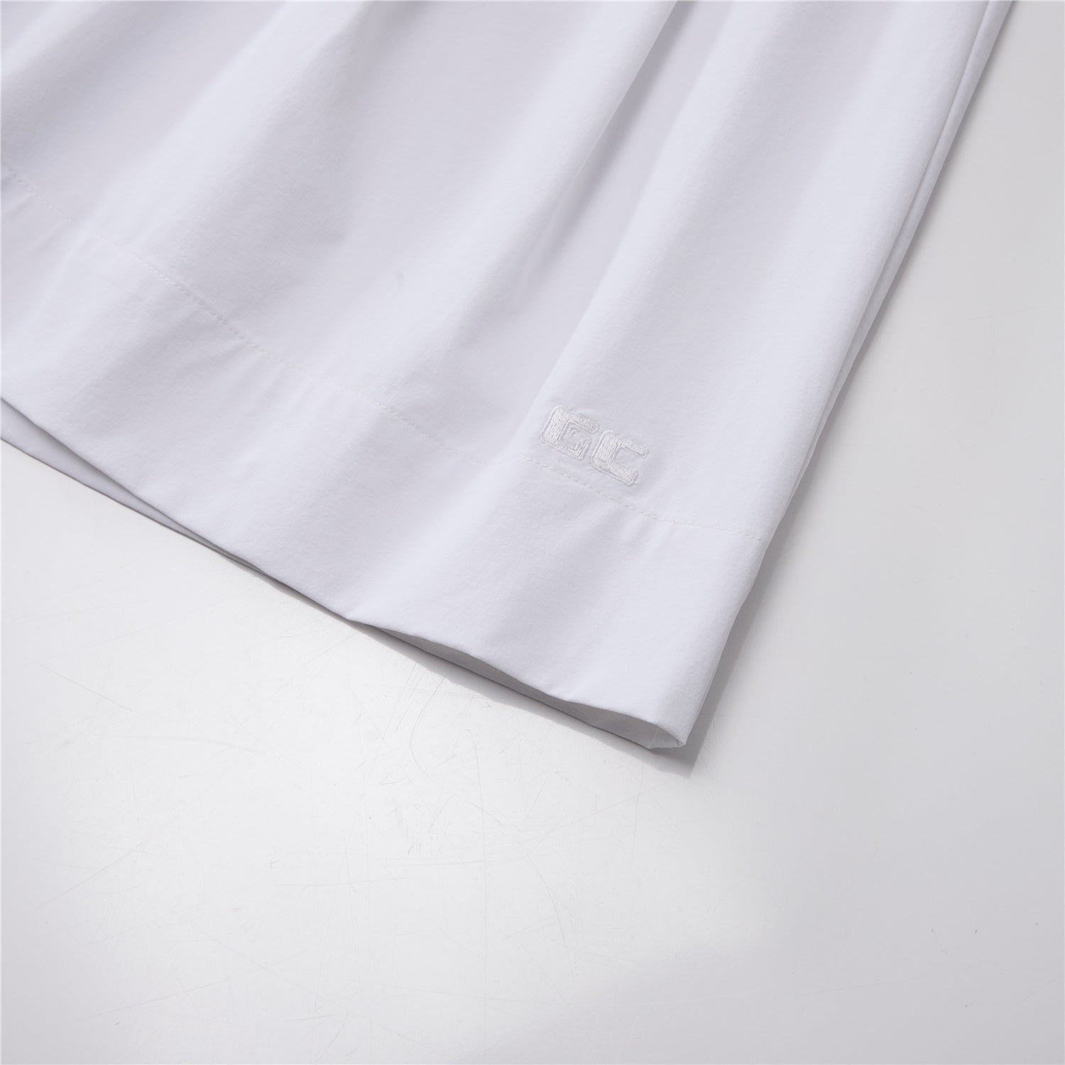 SG_12406203001_RW01_1_2_7_1500_1500.jpg;color:Signature White