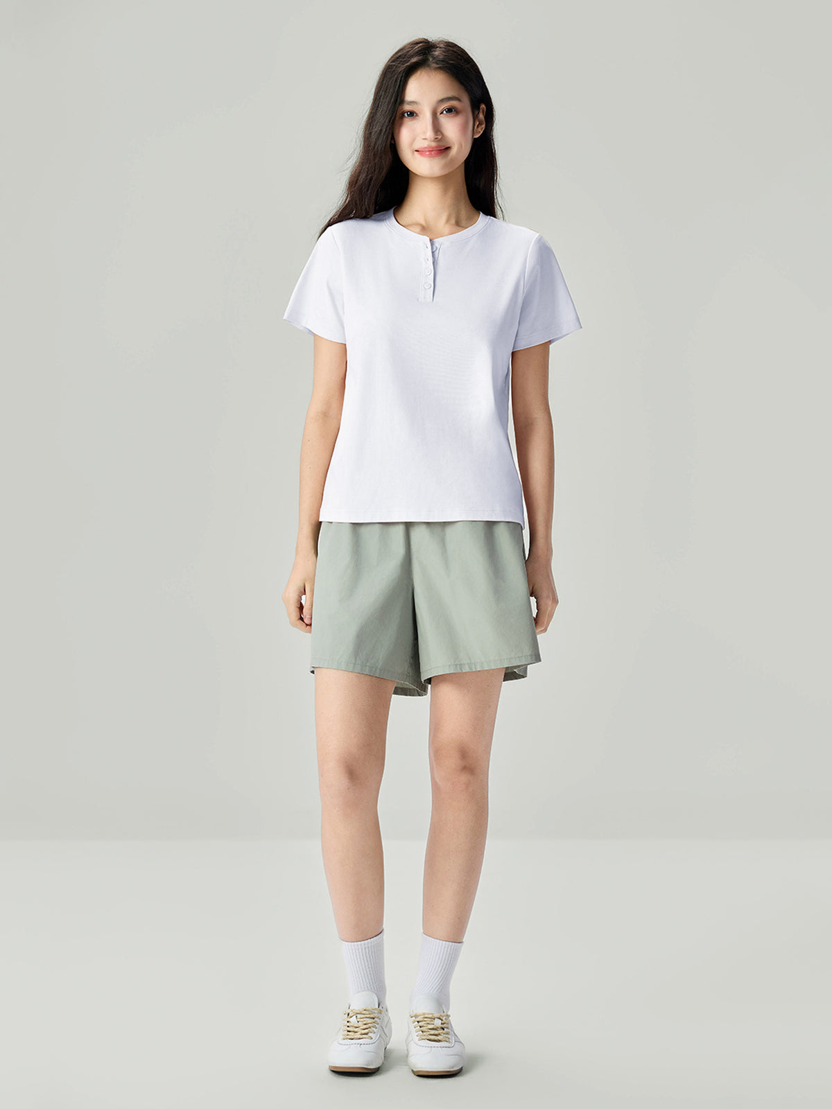 SG_05326327001_RW01_3_0_1_1290_1720.jpg;color:Signature White
