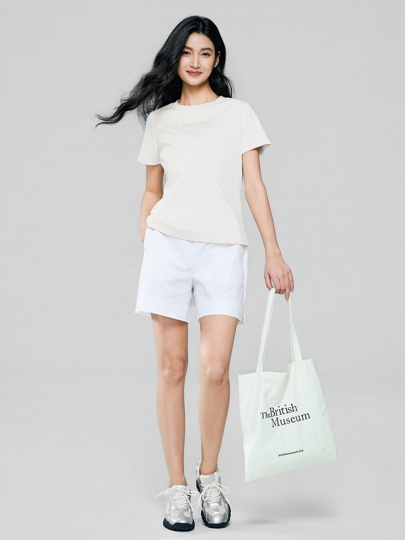 SG_05326250002_RW01_3_0_1_1290_1720.jpg;color:Signature White