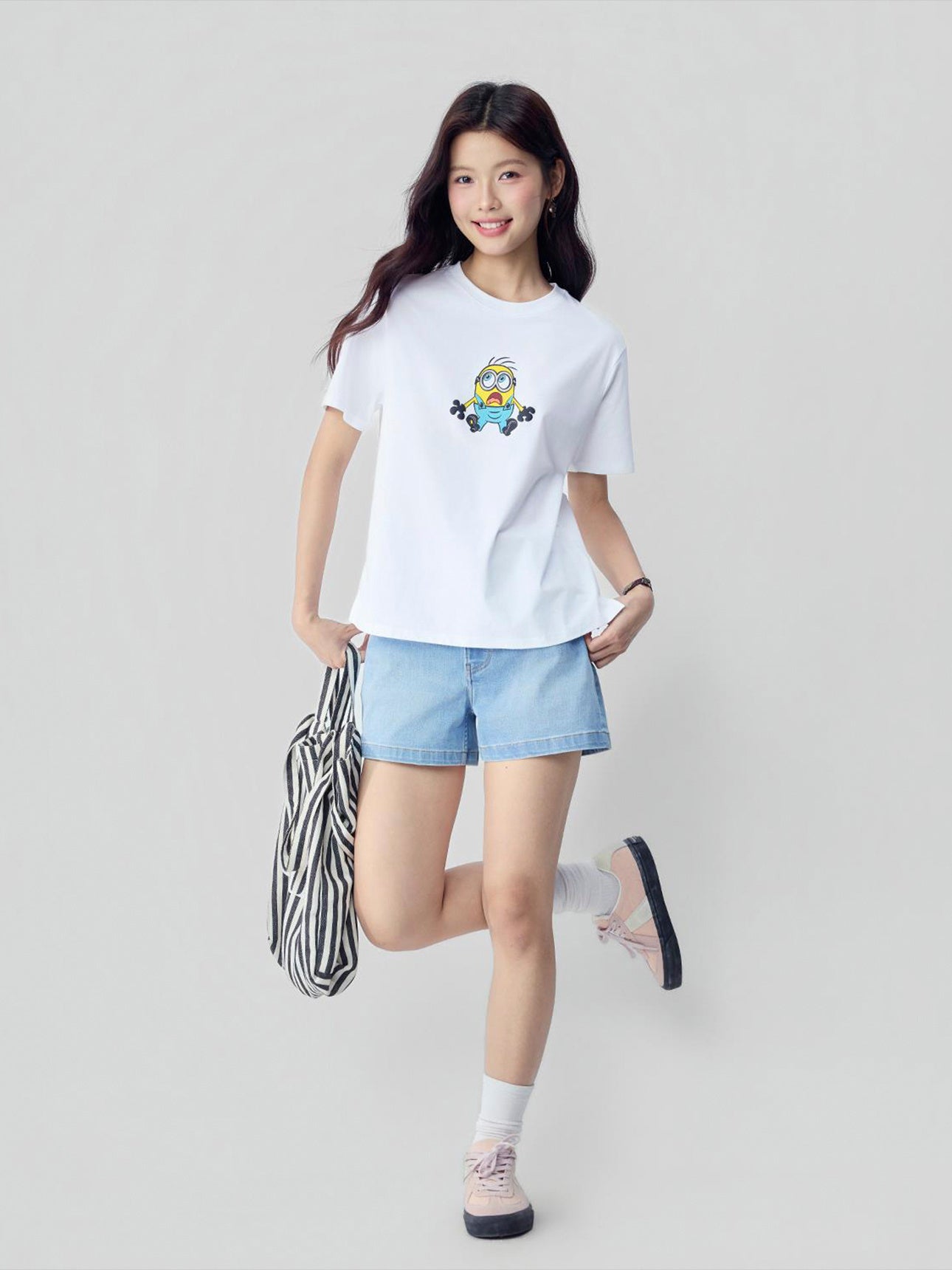 SG_05396365001_RW01_3_0_1_1290_1720.jpg;color:Signature White
