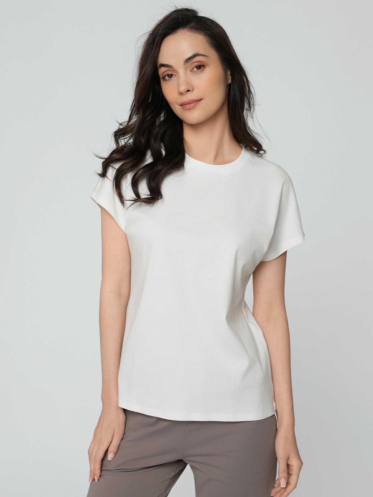 SG_05326226002_RW01_3_0_3_1290_1720.jpg;color:Signature White
