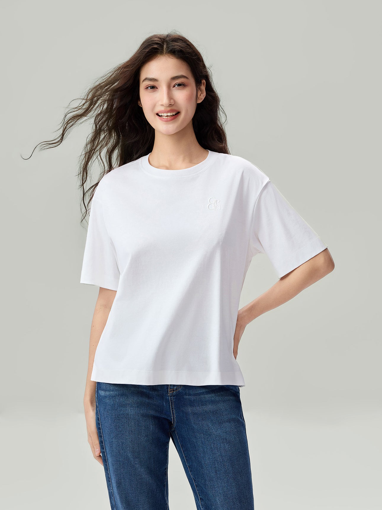 SG_05326219002_RW01_3_0_3_1290_1720.jpg;color:Signature White