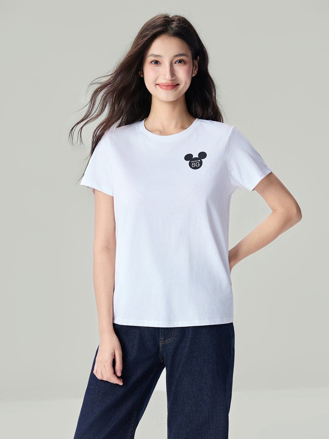 SG_05396017001_RW01_3_0_3_1290_1720.jpg;color:Signature White