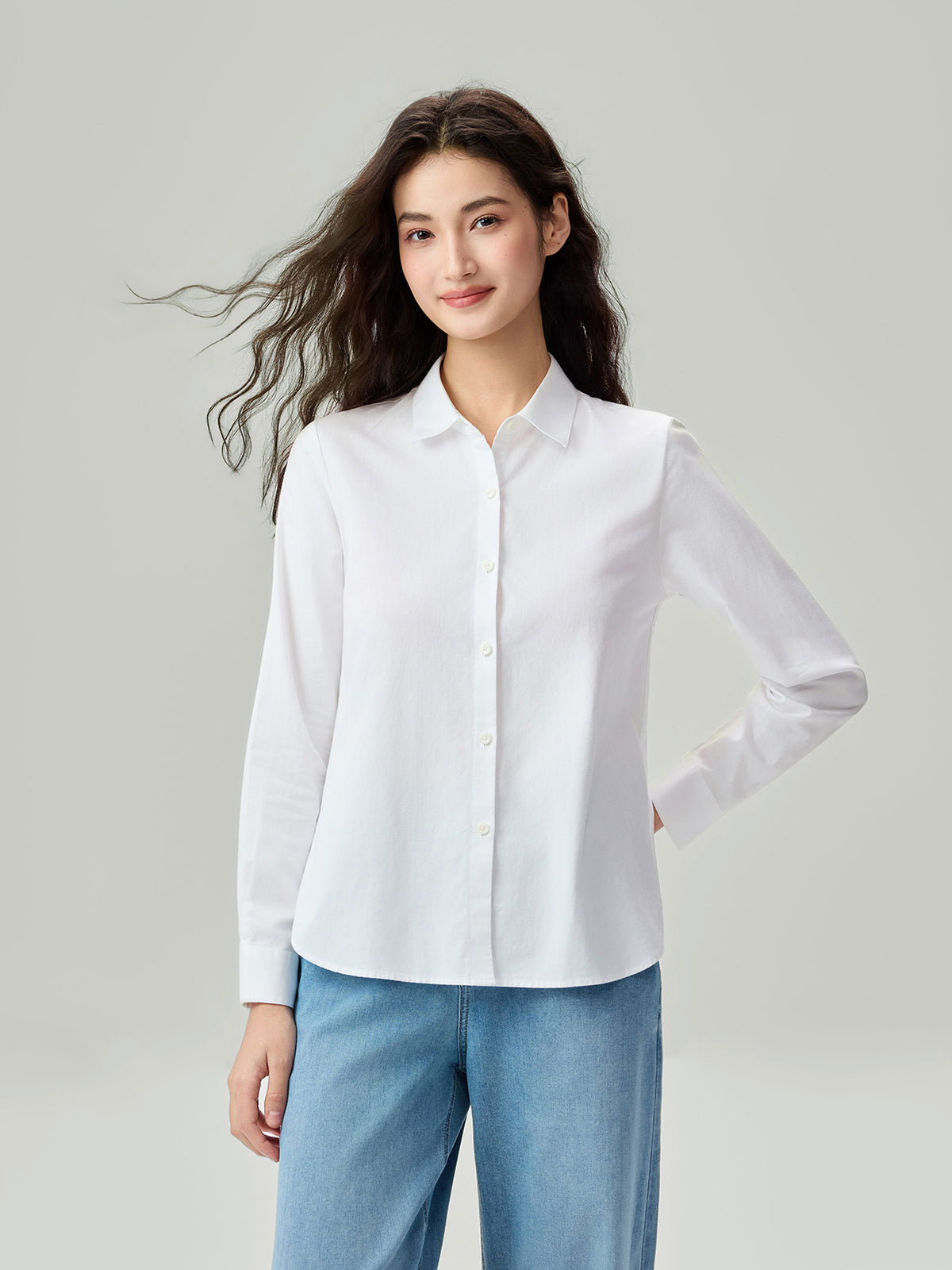 SG_05346052001_RW01_3_0_3_1290_1720.jpg;color:Signature White