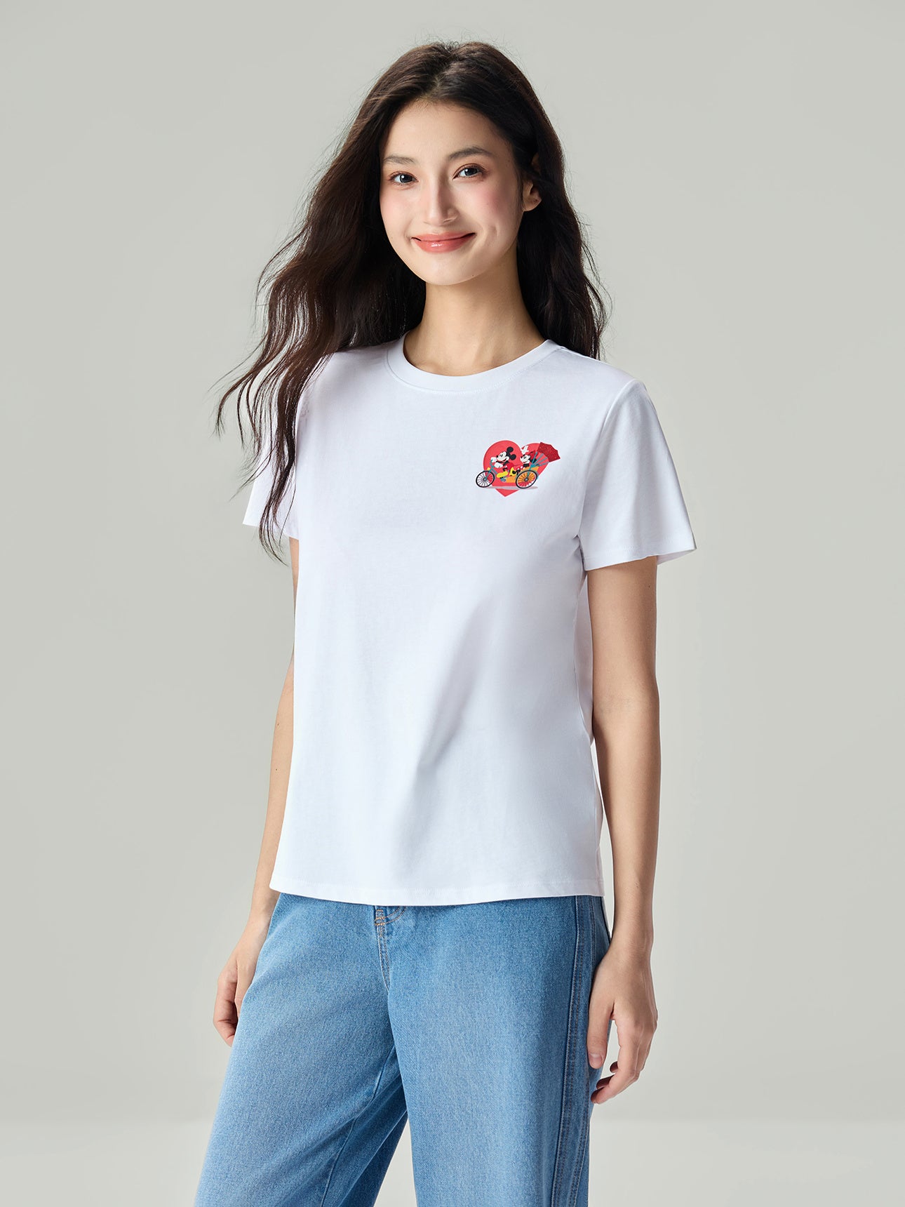 SG_05396019001_RW01_3_0_3_1290_1720.jpg;color:Signature White