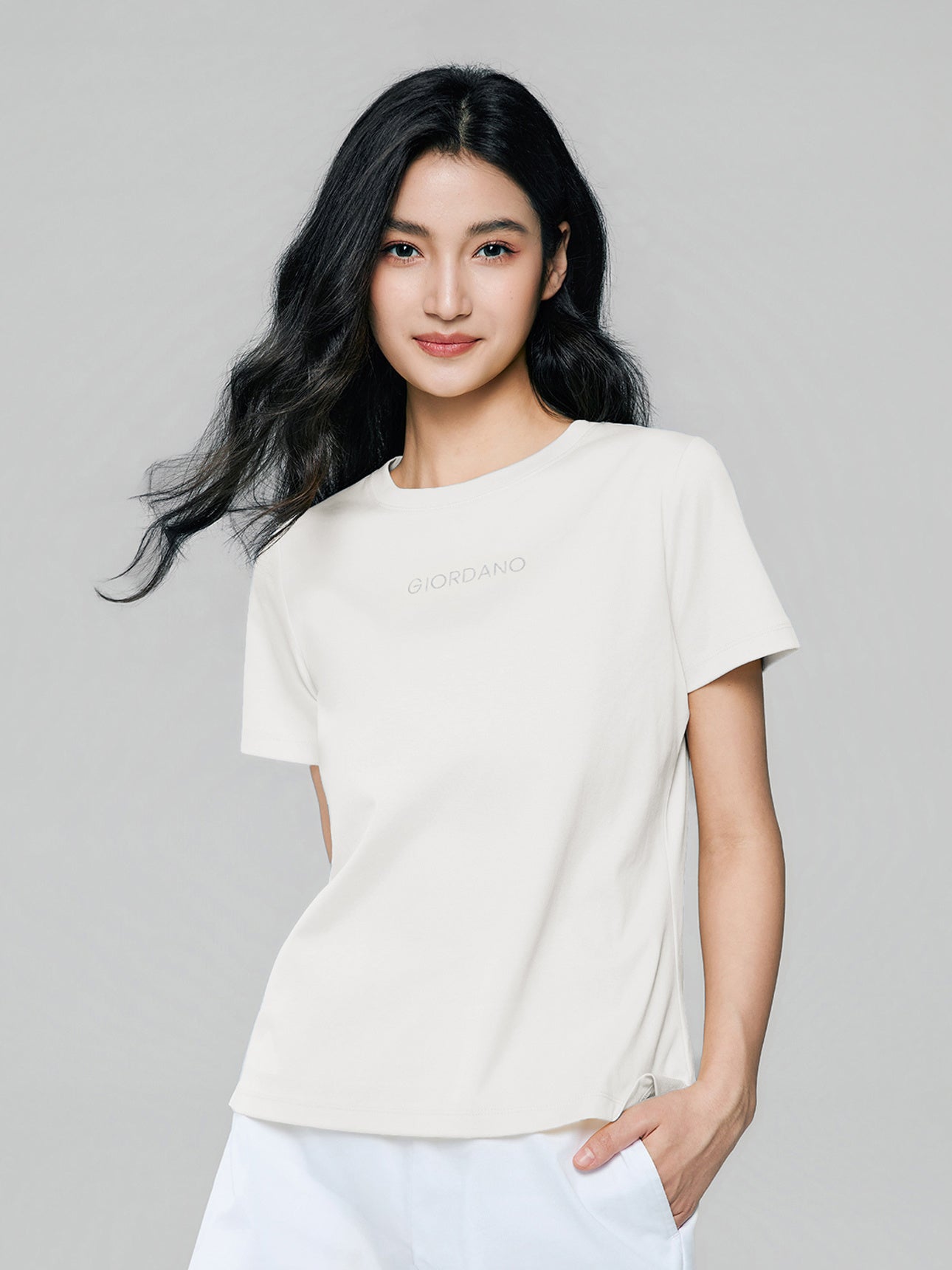 SG_05326250002_RW01_3_0_3_1290_1720.jpg;color:Signature White