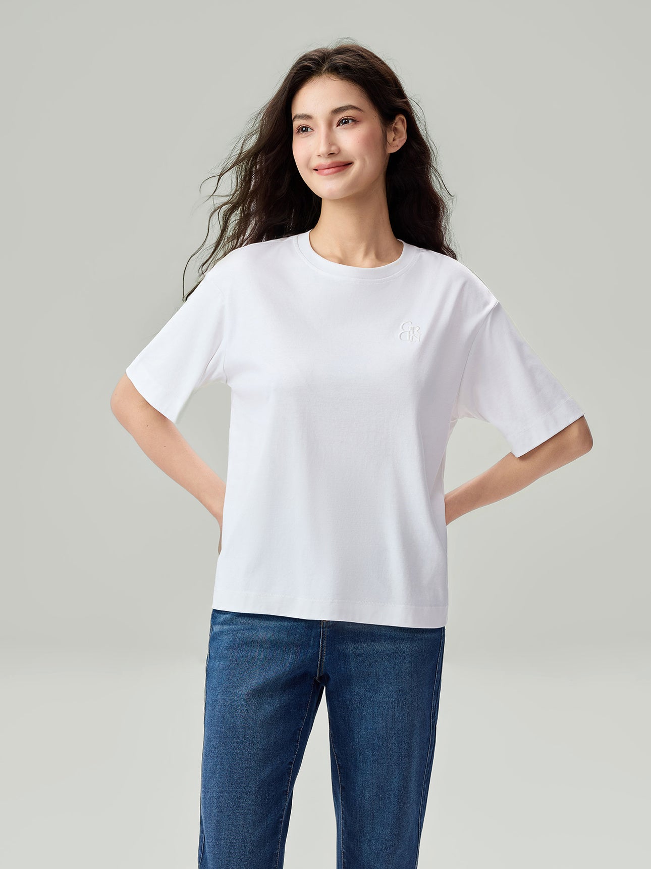 SG_05326219002_RW01_3_0_4_1290_1720.jpg;color:Signature White