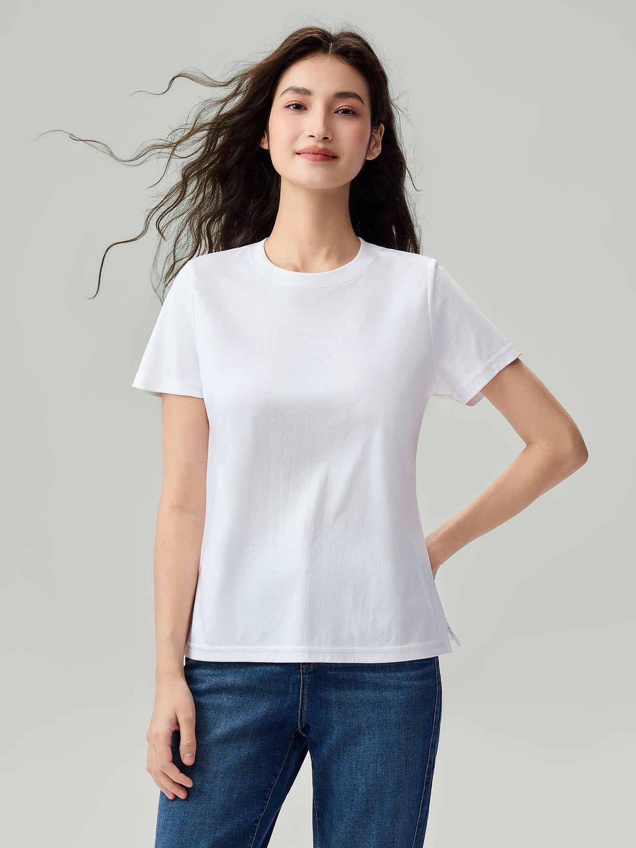 SG_05326295001_RW01_3_0_4_1290_1720.jpg;color:Signature White