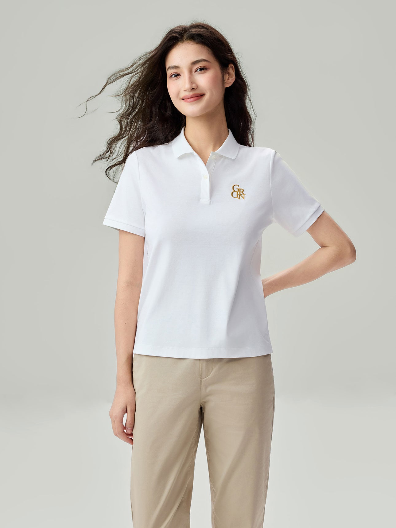 SG_05316291001_RW01_3_0_4_1290_1720.jpg;color:Signature White
