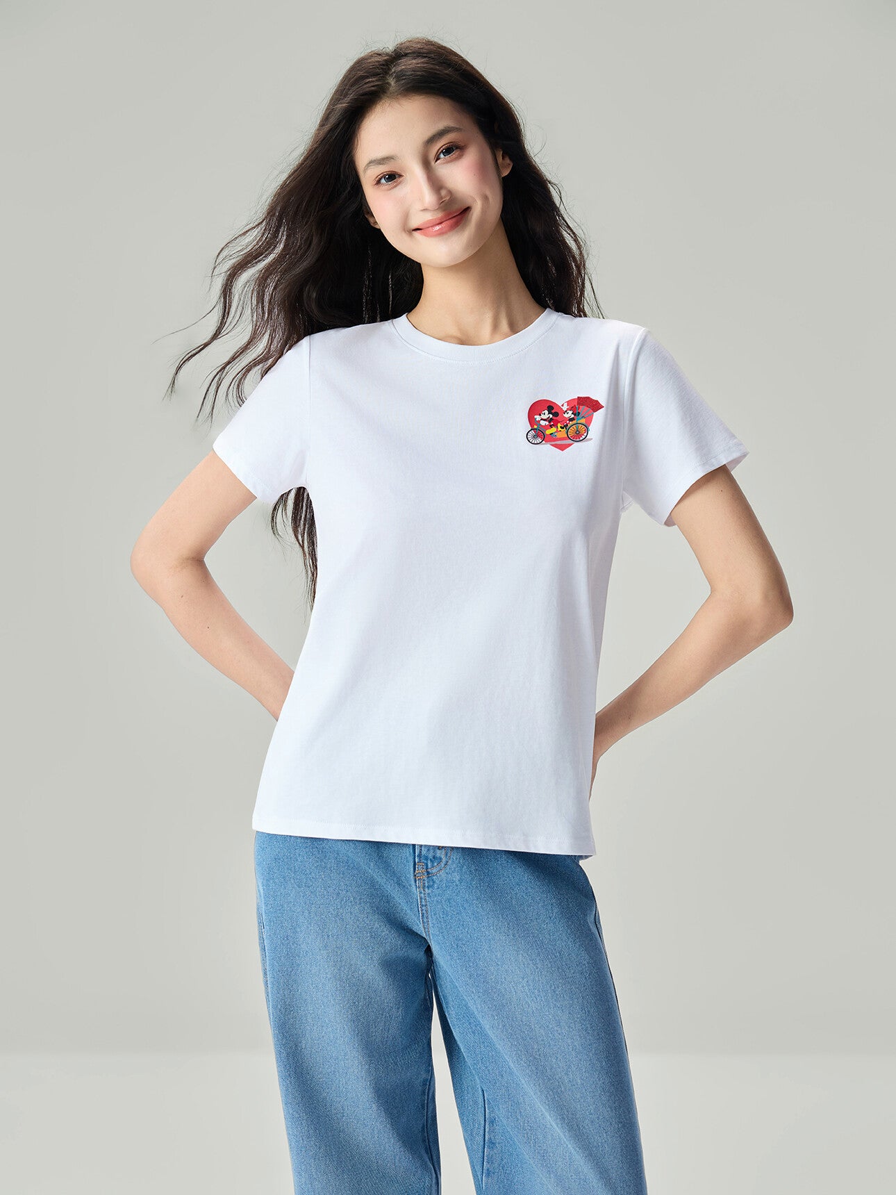 SG_05396019001_RW01_3_0_4_1290_1720.jpg;color:Signature White