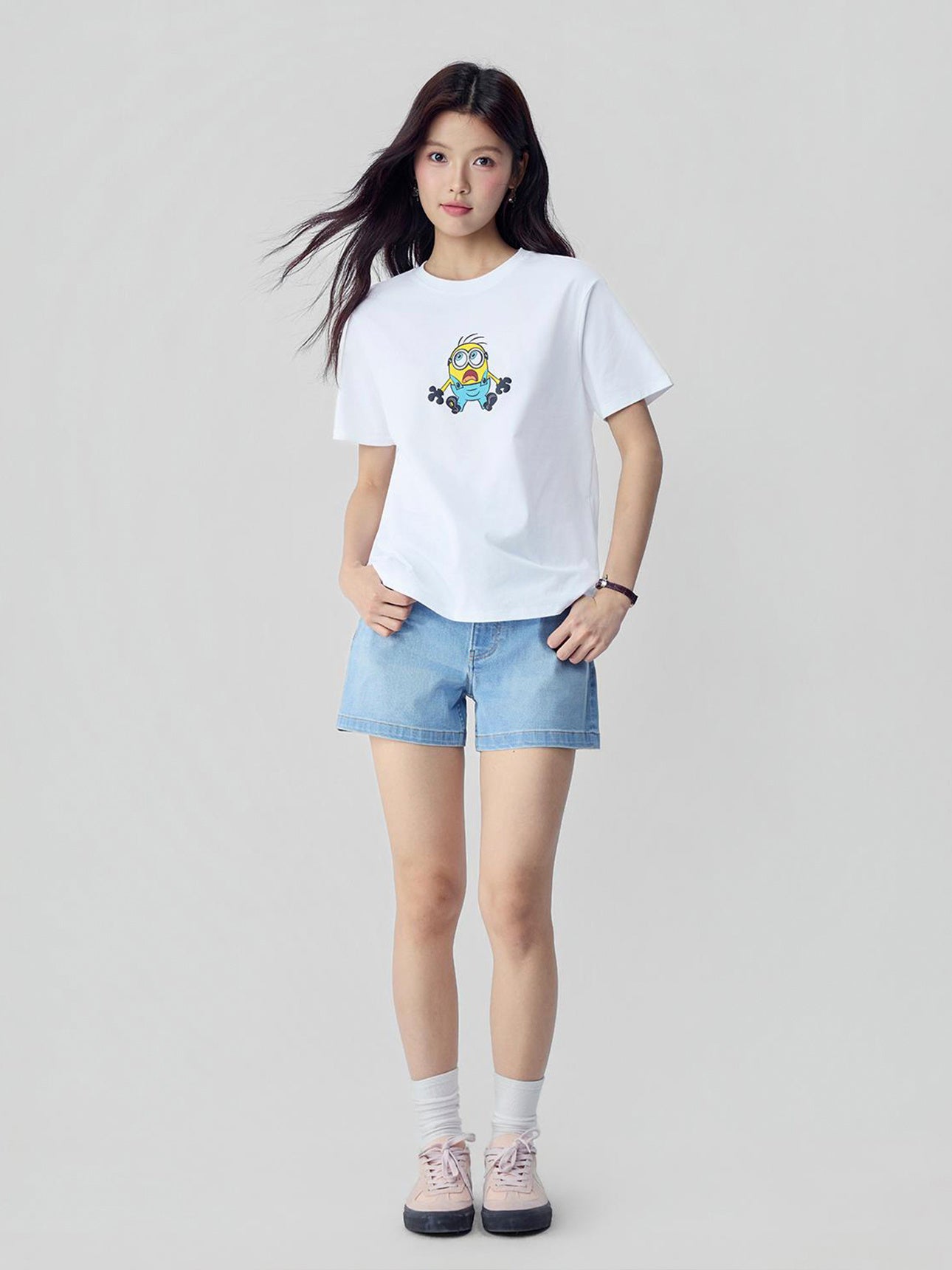 SG_05396365001_RW01_3_0_5_1290_1720.jpg;color:Signature White
