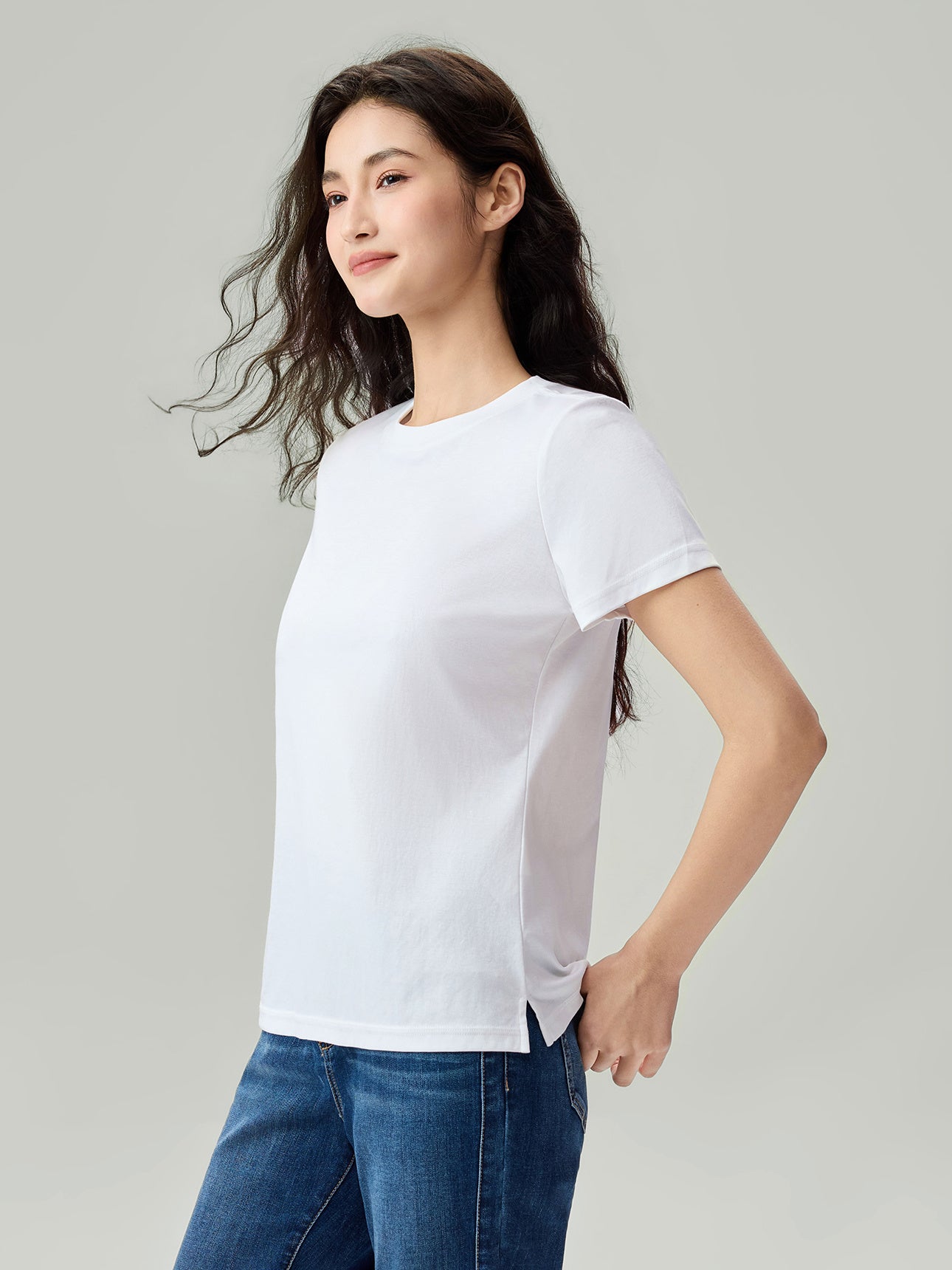 SG_05326295001_RW01_3_0_5_1290_1720.jpg;color:Signature White