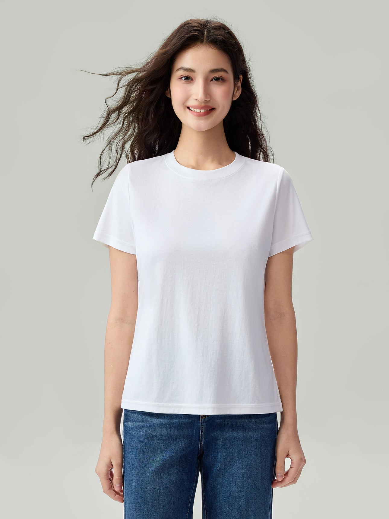 SG_05326295001_RW01_3_0_6_1290_1720.jpg;color:Signature White