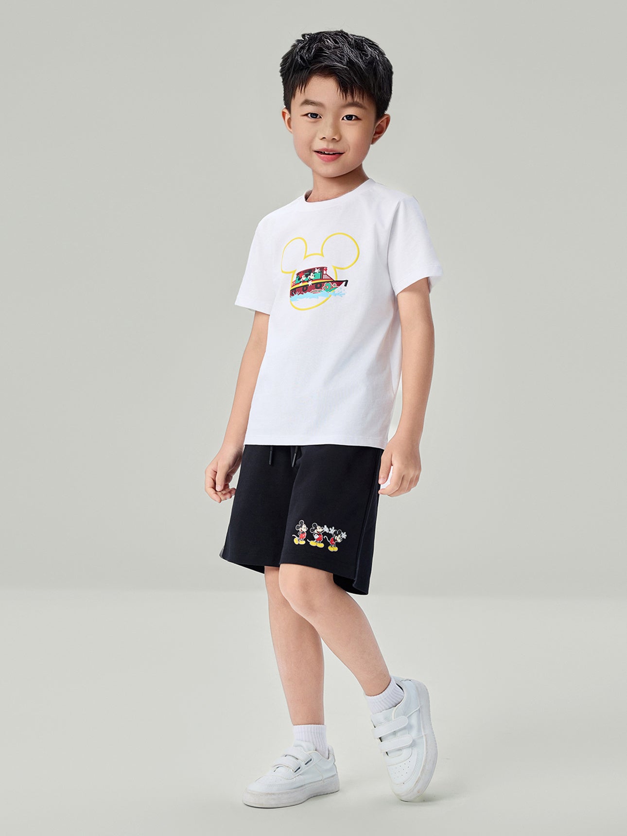 SG_03086372001_RW01_3_1_1_1290_1720.jpg;color:Signature White