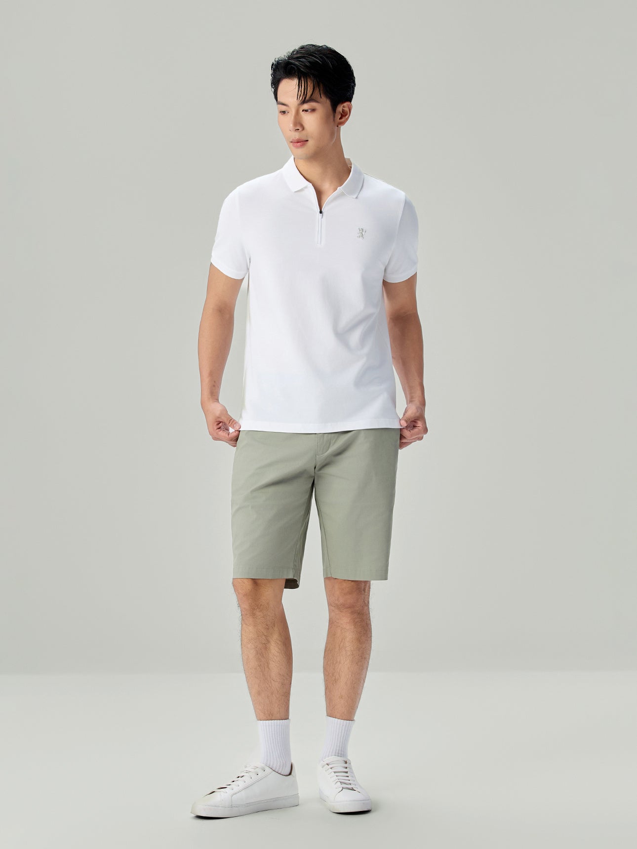 SG_01016261002_RW01_3_1_1_1290_1720.jpg;color:Signature White