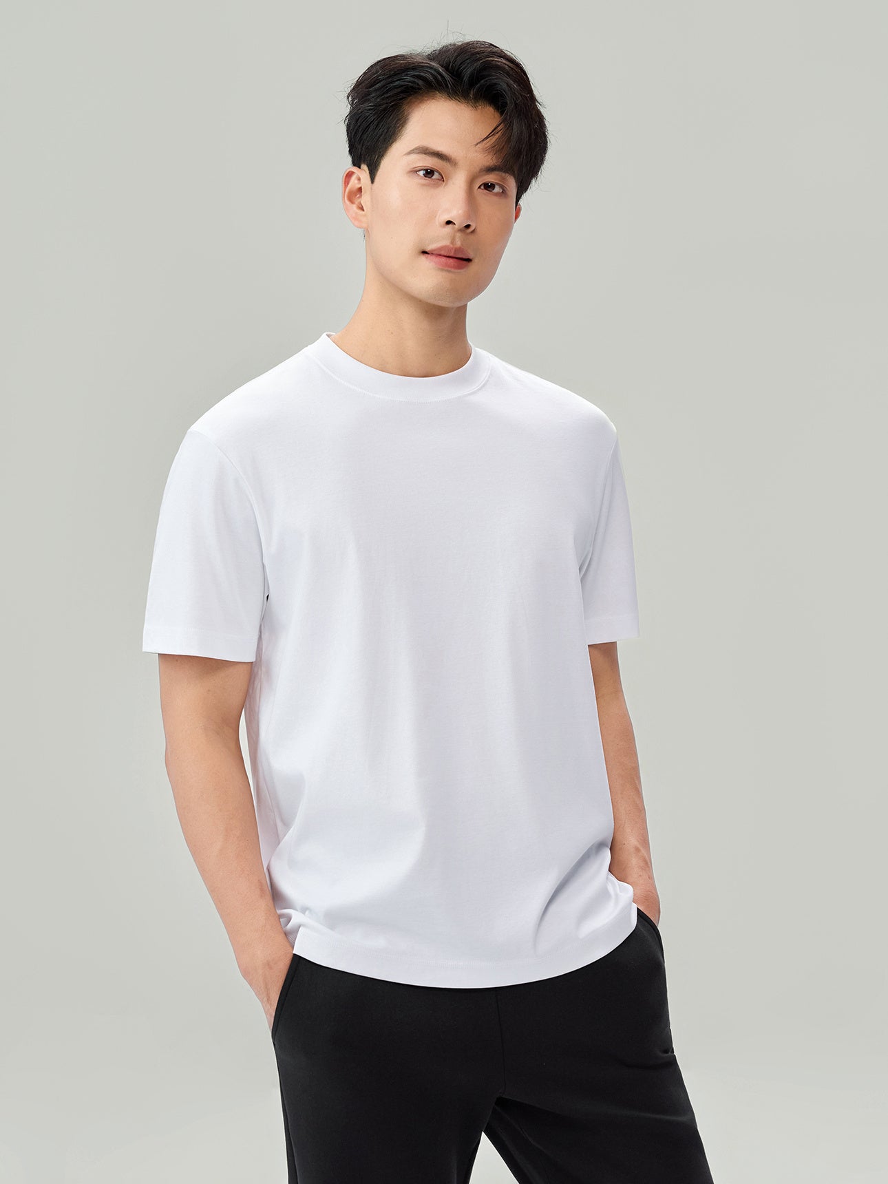 SG_01026340001_RW01_3_1_2_1290_1720.jpg;color:Signature White