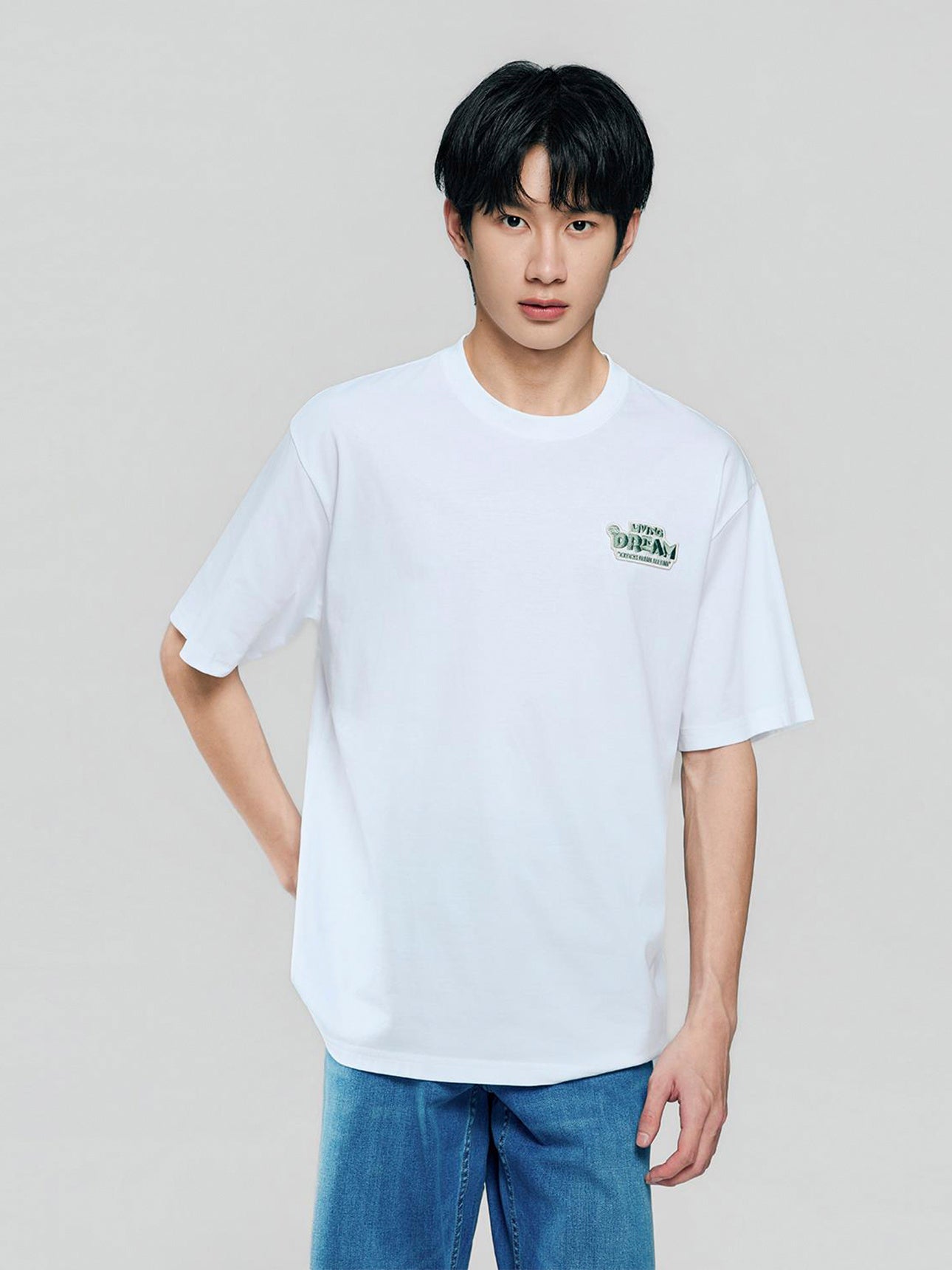 SG_01096002002_RW01_3_1_2_1290_1720.jpg;color:Signature White