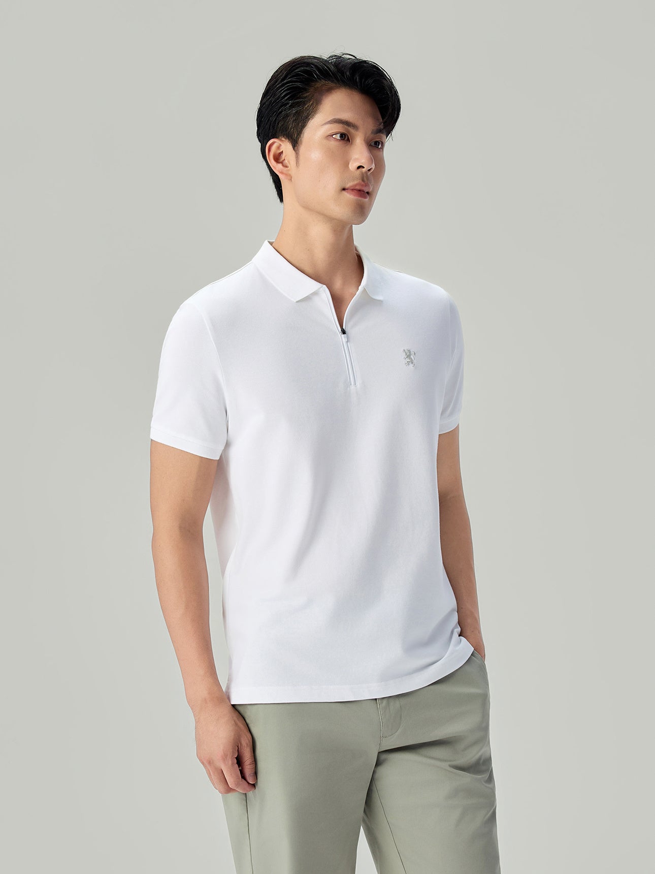 SG_01016261002_RW01_3_1_2_1290_1720.jpg;color:Signature White