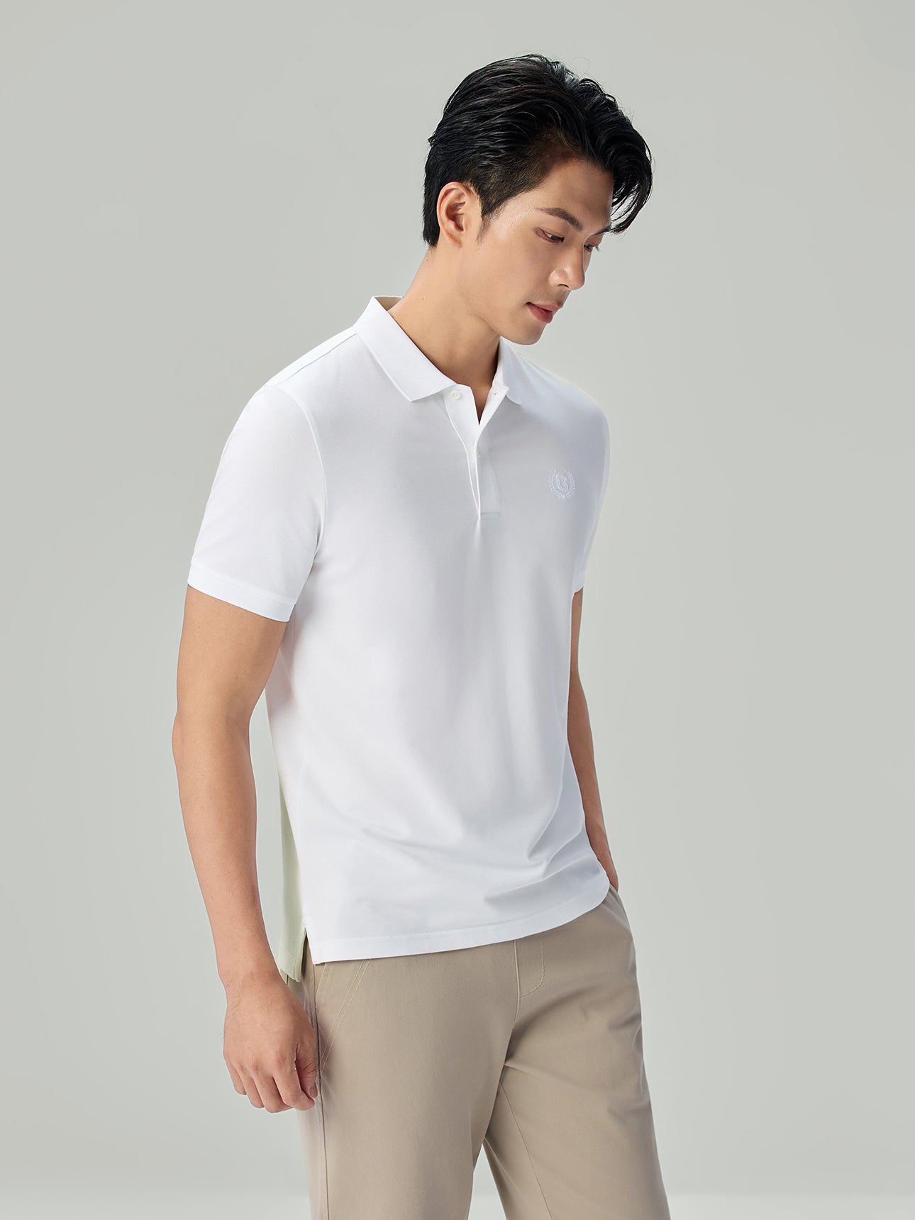 SG_01016293001_RW01_3_1_2_1290_1720.jpg;color:Signature White