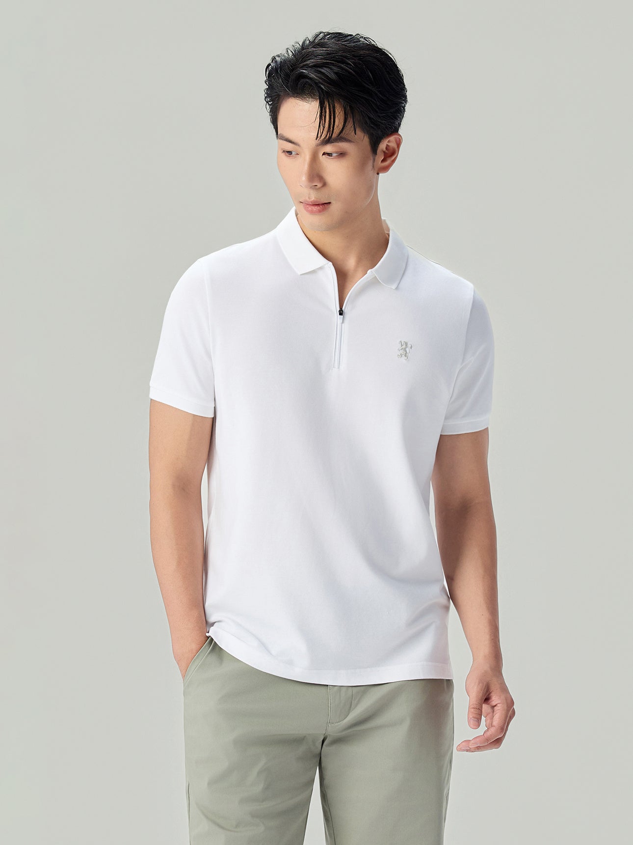 SG_01016261002_RW01_3_1_3_1290_1720.jpg;color:Signature White