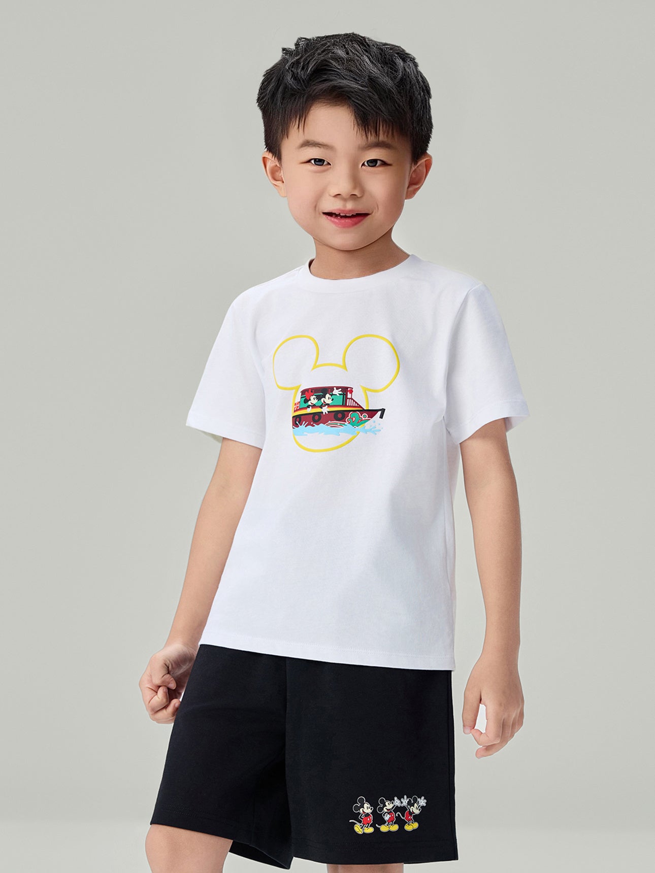 SG_03086372001_RW01_3_1_3_1290_1720.jpg;color:Signature White
