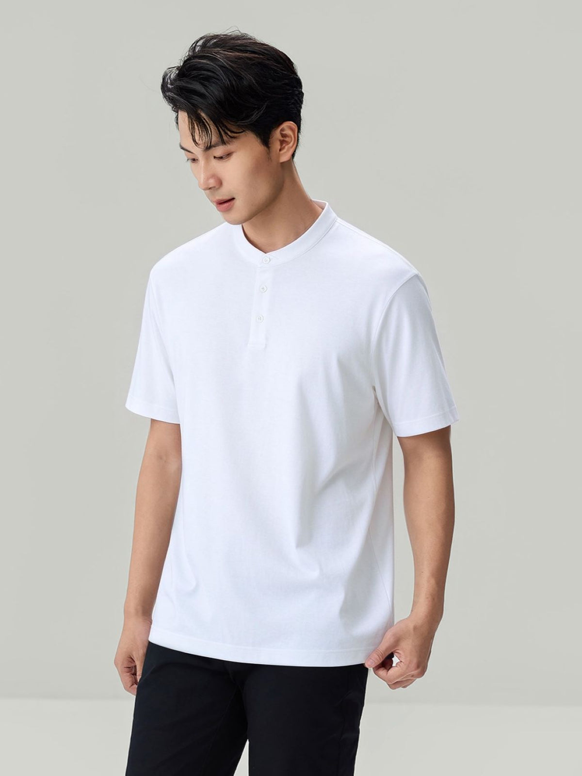 SG_01026342001_RW01_3_1_3_1290_1720.jpg;color:Signature White