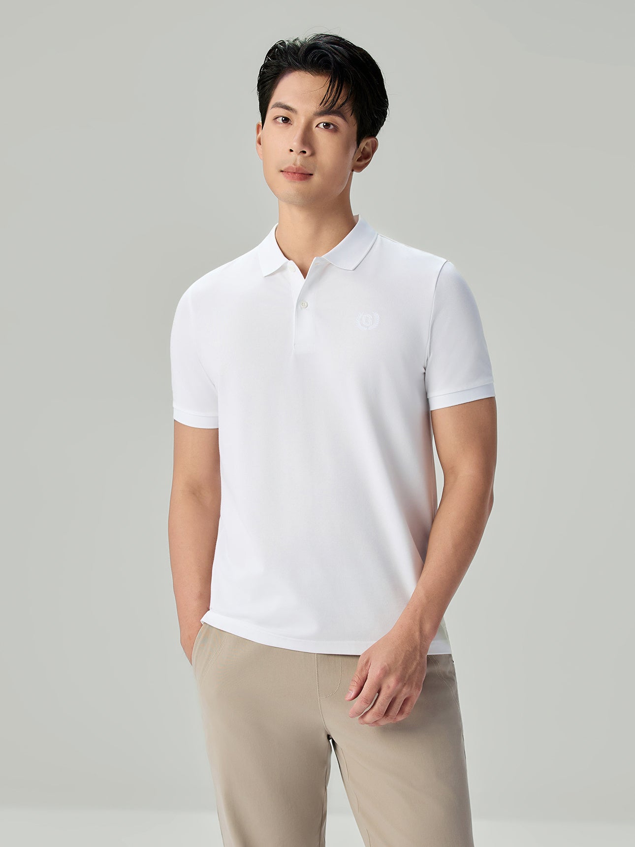 SG_01016293001_RW01_3_1_3_1290_1720.jpg;color:Signature White