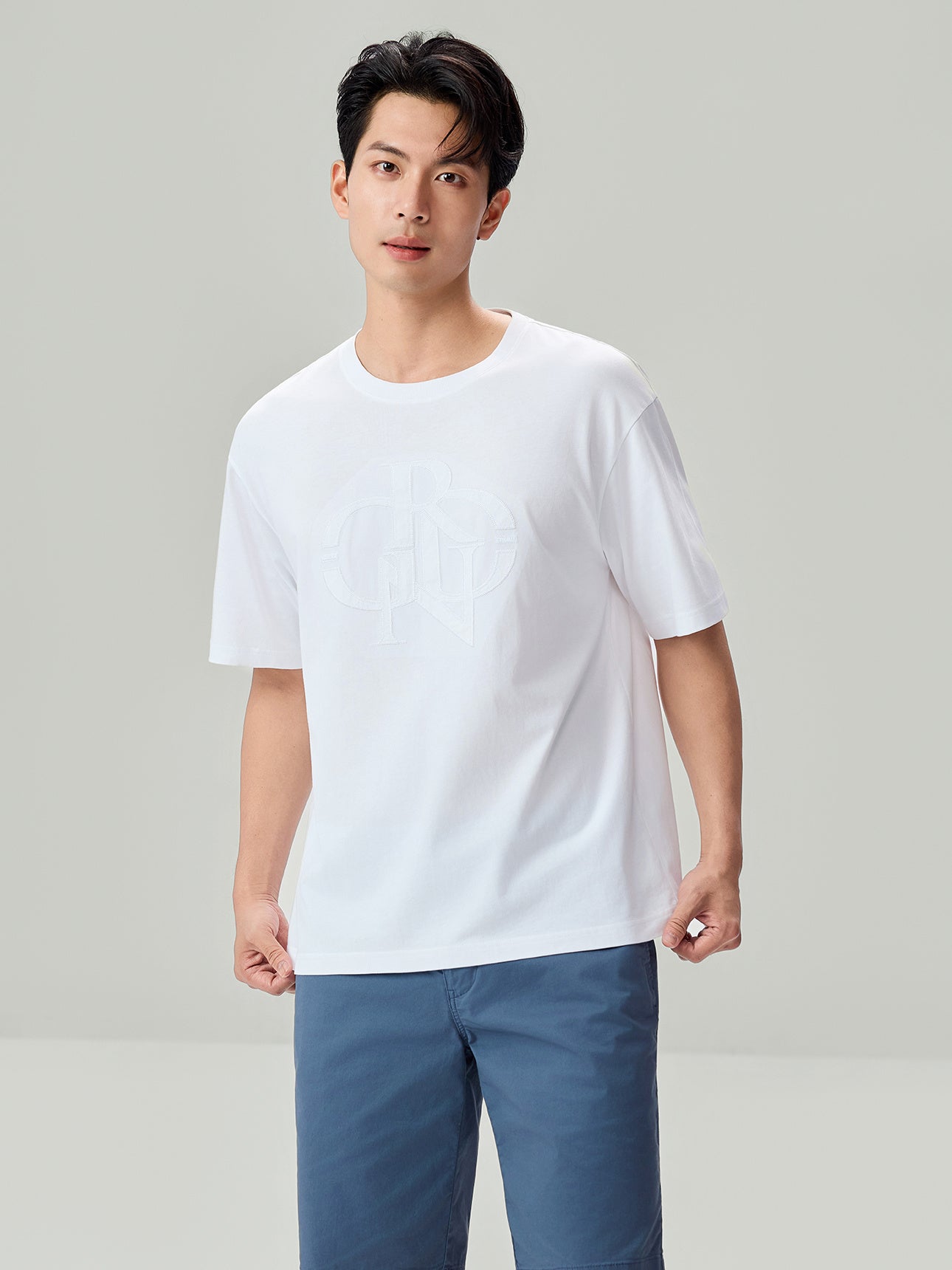 SG_01096146001_RW01_3_1_3_1290_1720.jpg;color:Signature White 