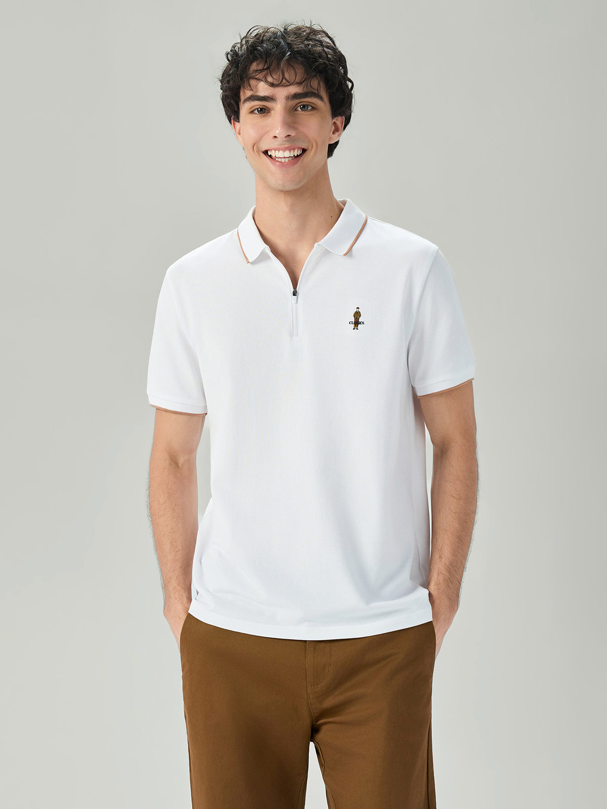 SG_01016455001_RW01_3_1_3_1290_1720.jpg;color:Signature White