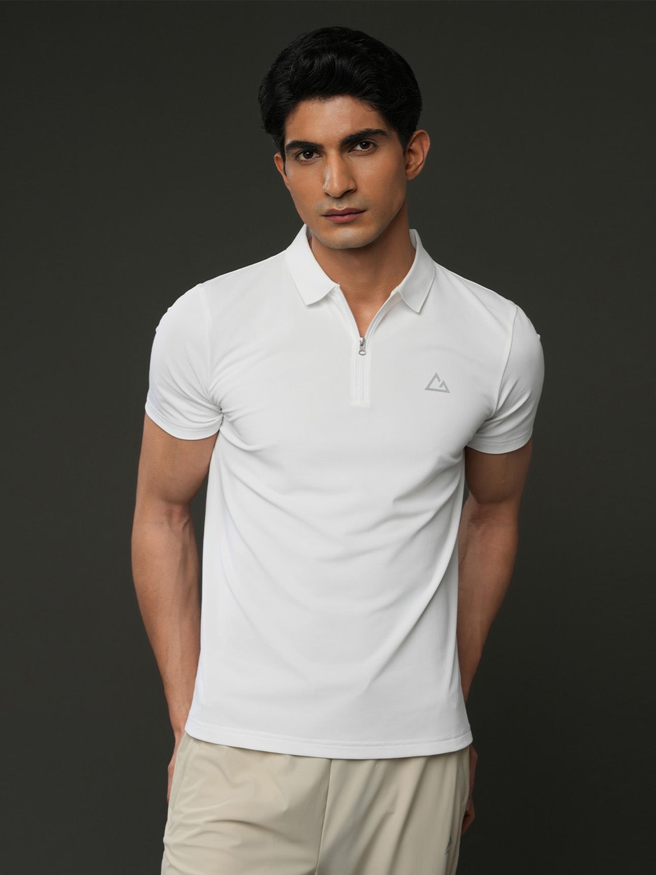 SG_01016279002_RW01_3_1_3_1290_1720.jpg;color:Signature White
