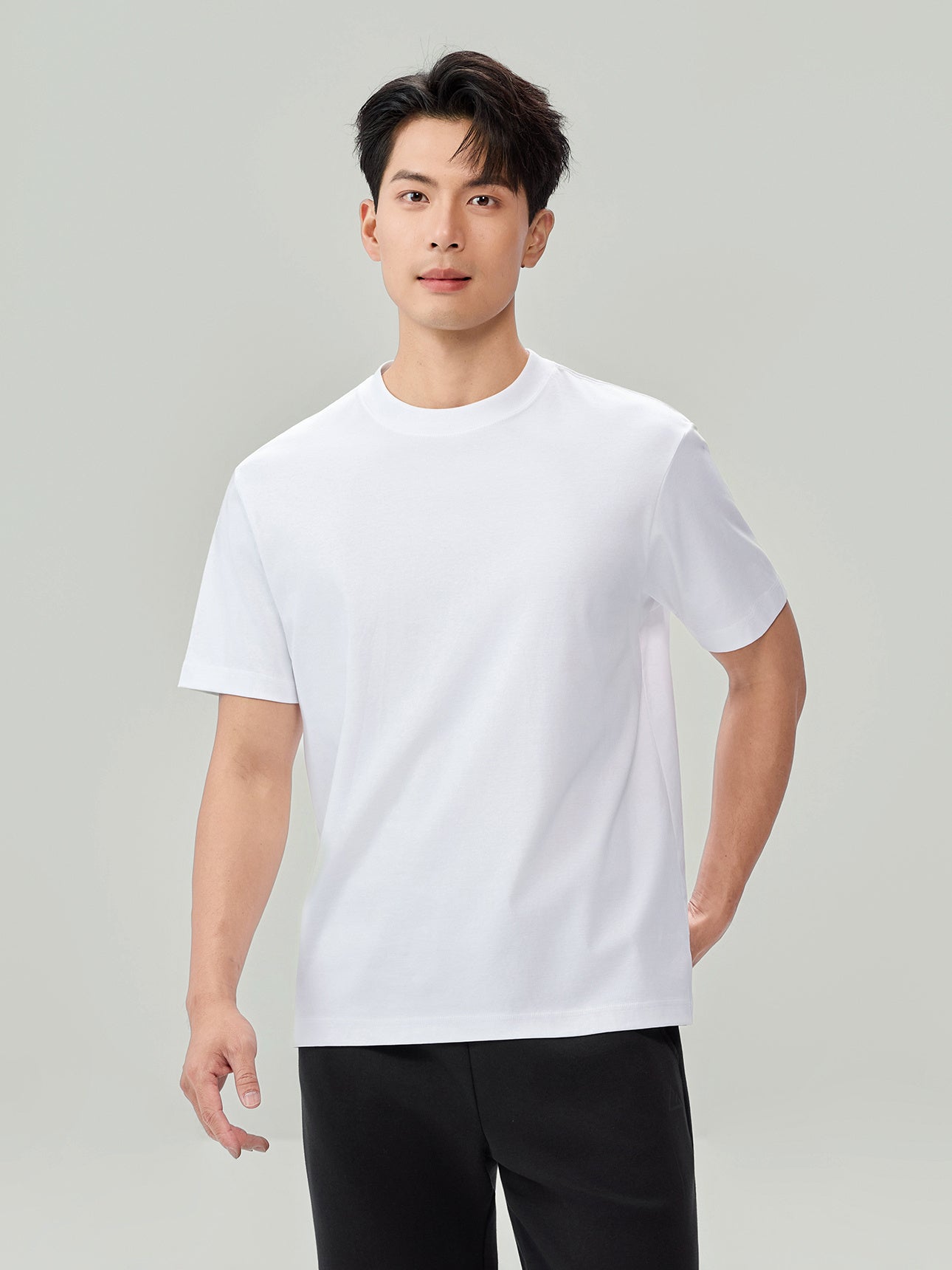 SG_01026340001_RW01_3_1_3_1290_1720.jpg;color:Signature White