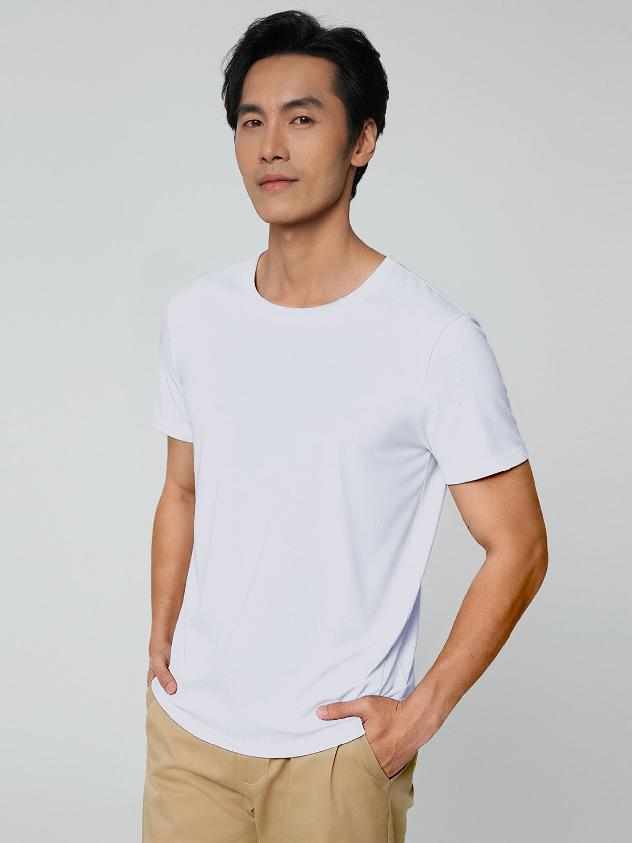 SG_01246104001_RW01_3_1_3_1290_1720.jpg;color:Signature White