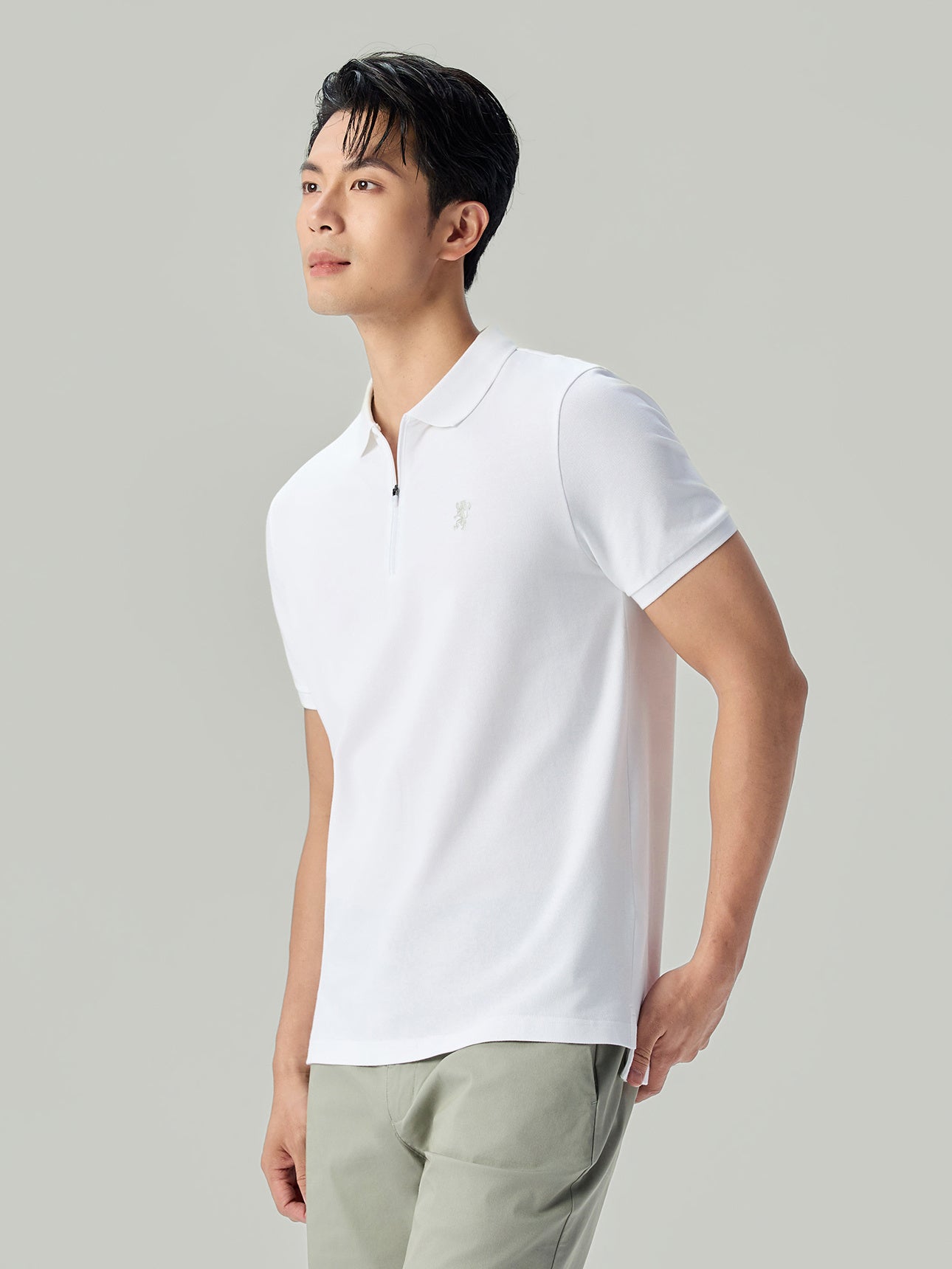 SG_01016261002_RW01_3_1_4_1290_1720.jpg;color:Signature White