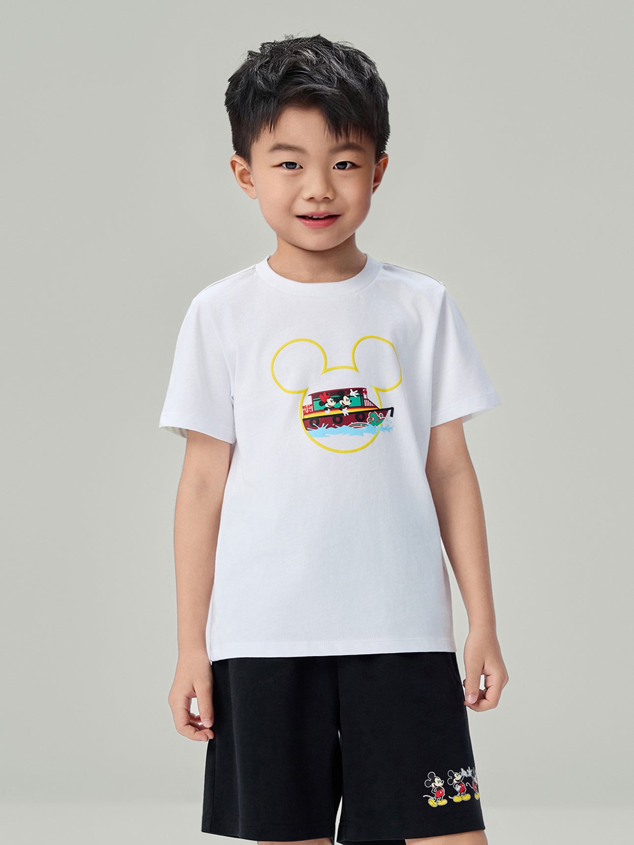 SG_03086372001_RW01_3_1_4_1290_1720.jpg;color:Signature White