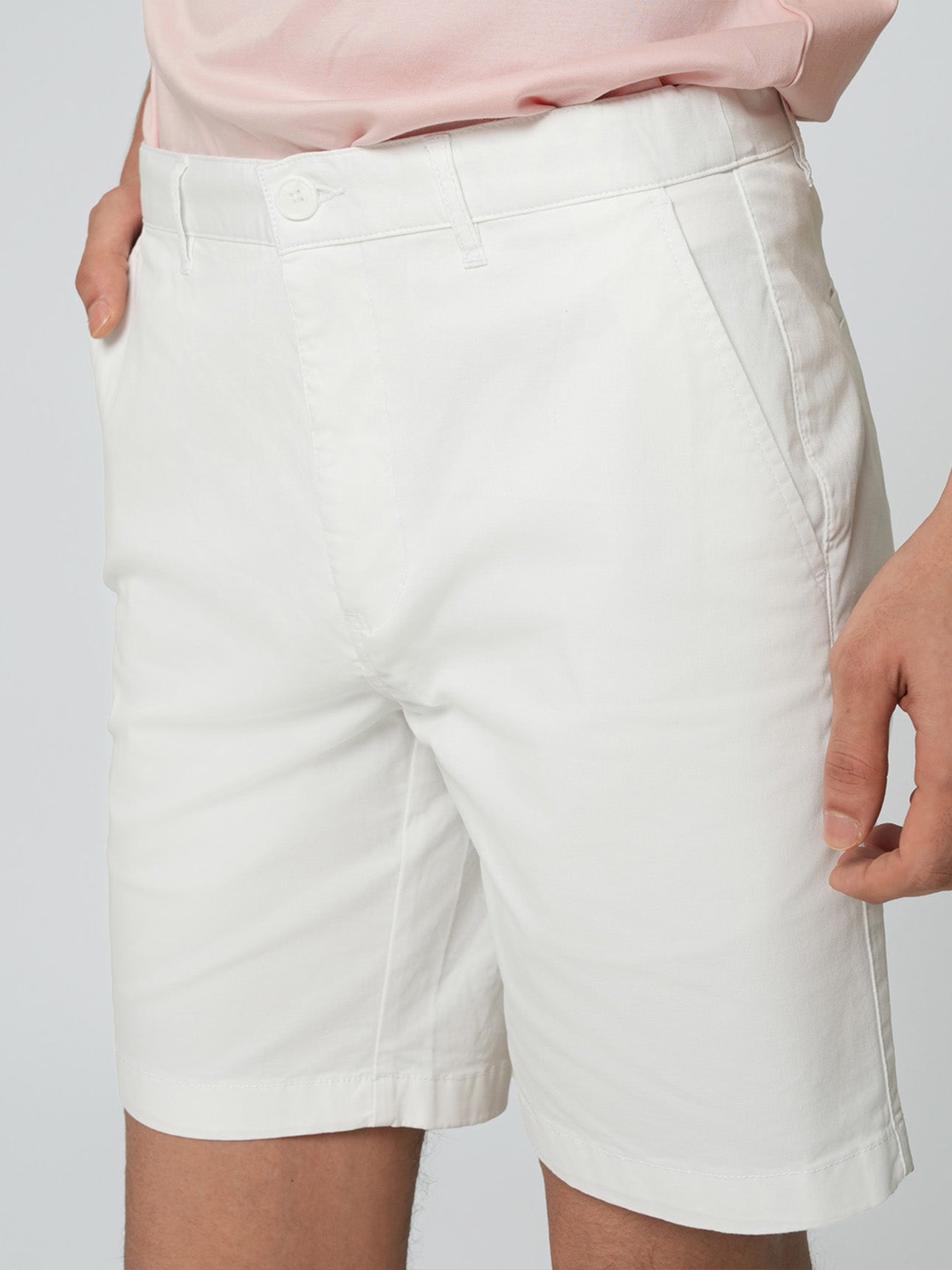 SG_01106214001_RW01_3_1_4_1290_1720.jpg;color:Signature White