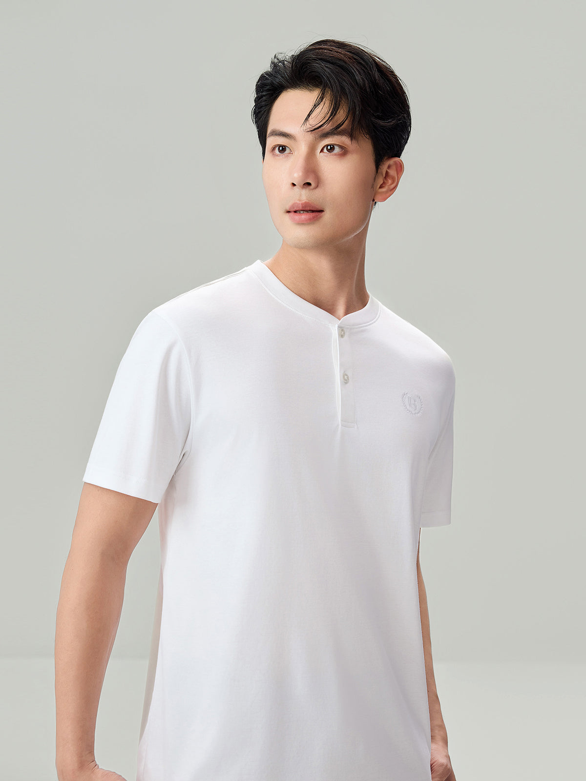 SG_01026246002_RW01_3_1_4_1290_1720.jpg;color:Signature White