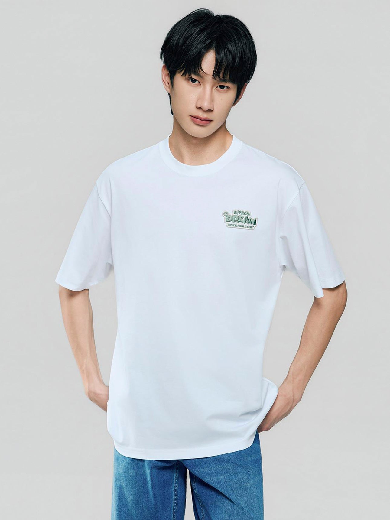SG_01096002002_RW01_3_1_4_1290_1720.jpg;color:Signature White