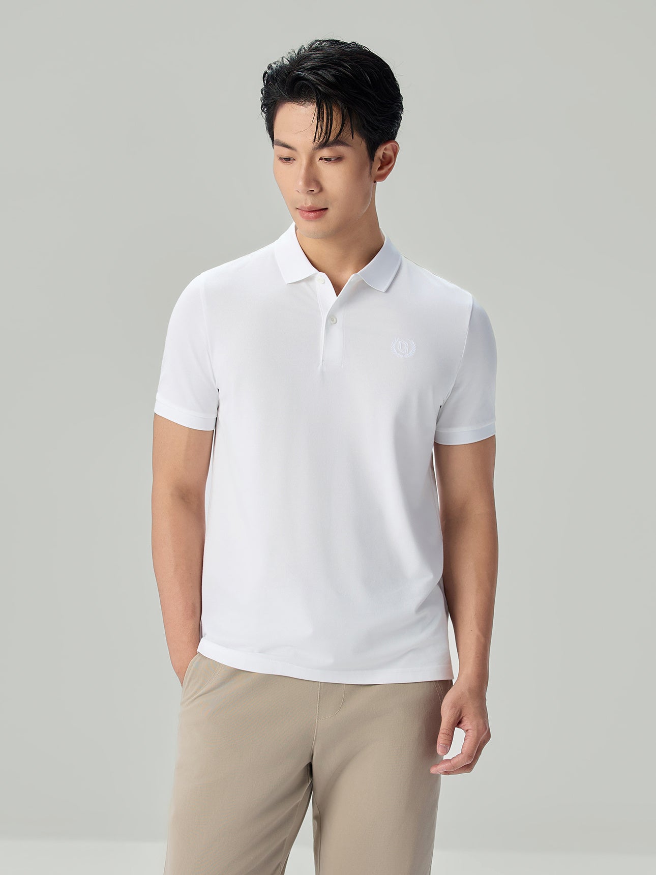SG_01016293001_RW01_3_1_4_1290_1720.jpg;color:Signature White