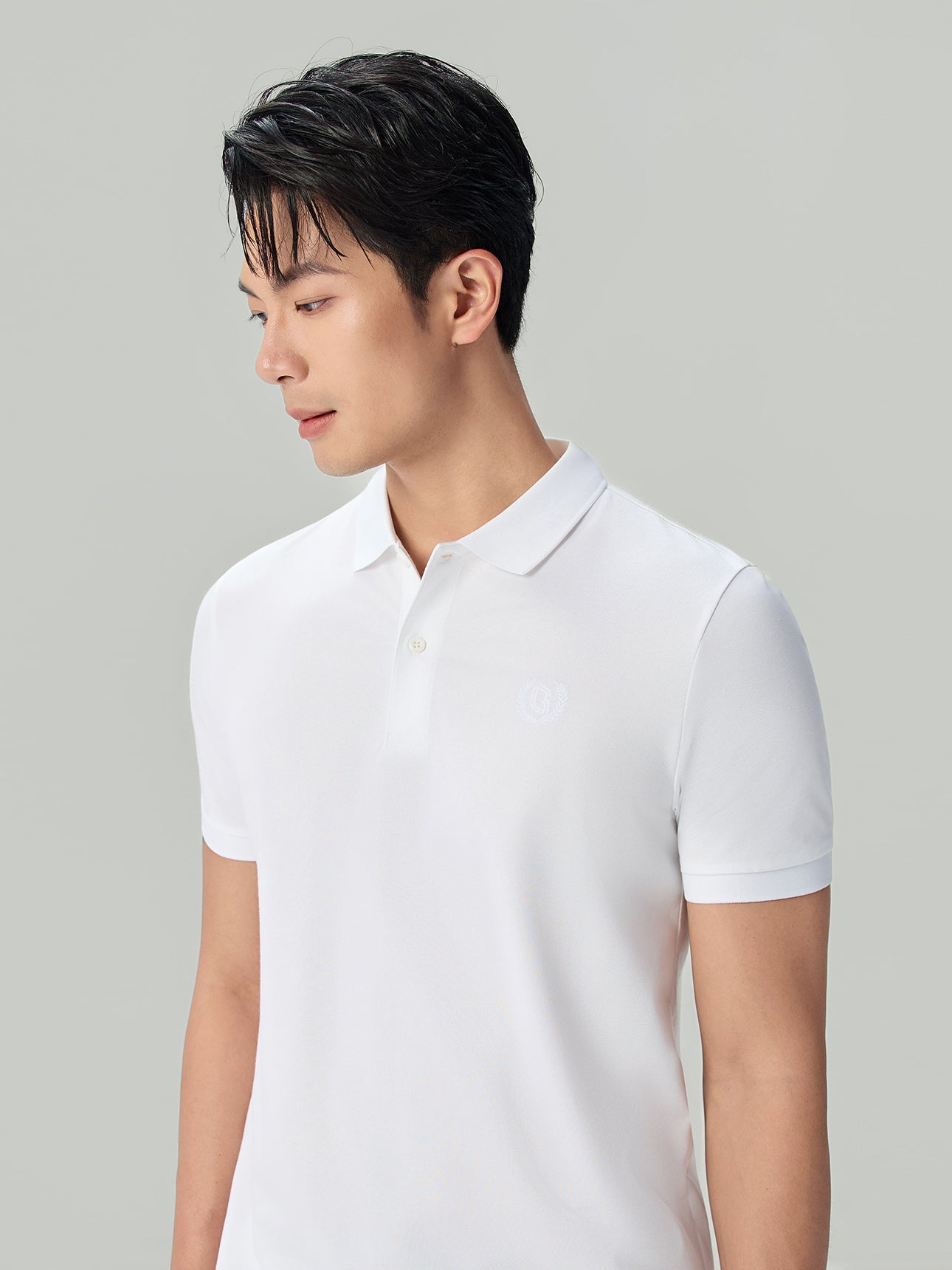 SG_01016293001_RW01_3_1_5_1290_1720.jpg;color:Signature White