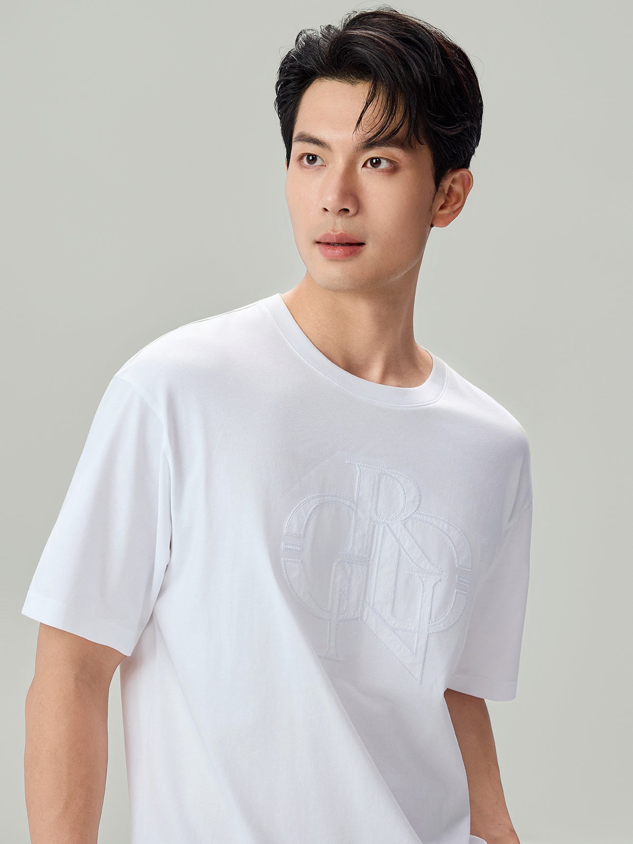 SG_01096146001_RW01_3_1_5_1290_1720.jpg;color:Signature White 