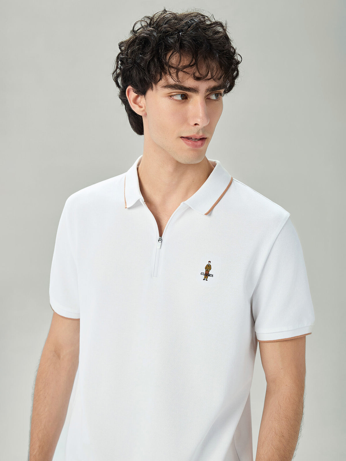 SG_01016455001_RW01_3_1_6_1290_1720.jpg;color:Signature White