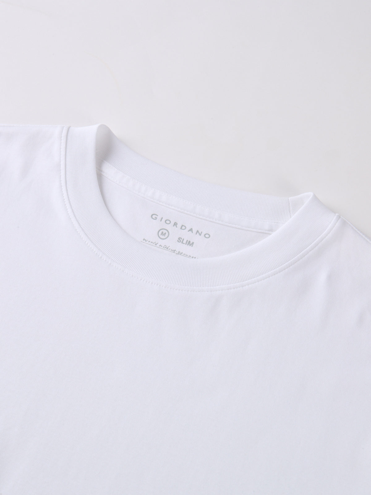 SG_01026315002_RW01_4_2_5_1290_1720.jpg;color:Signature White