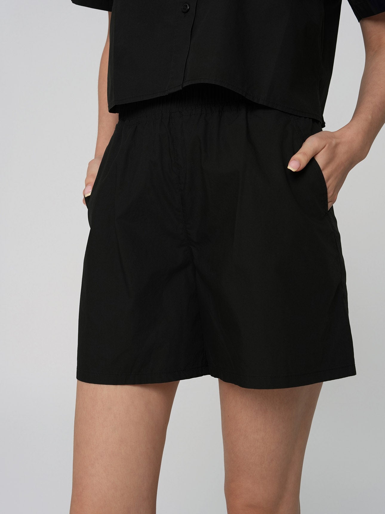 SG_05406272001_RW09_3_0_4_1290_1720.jpg;color:Signature Black
