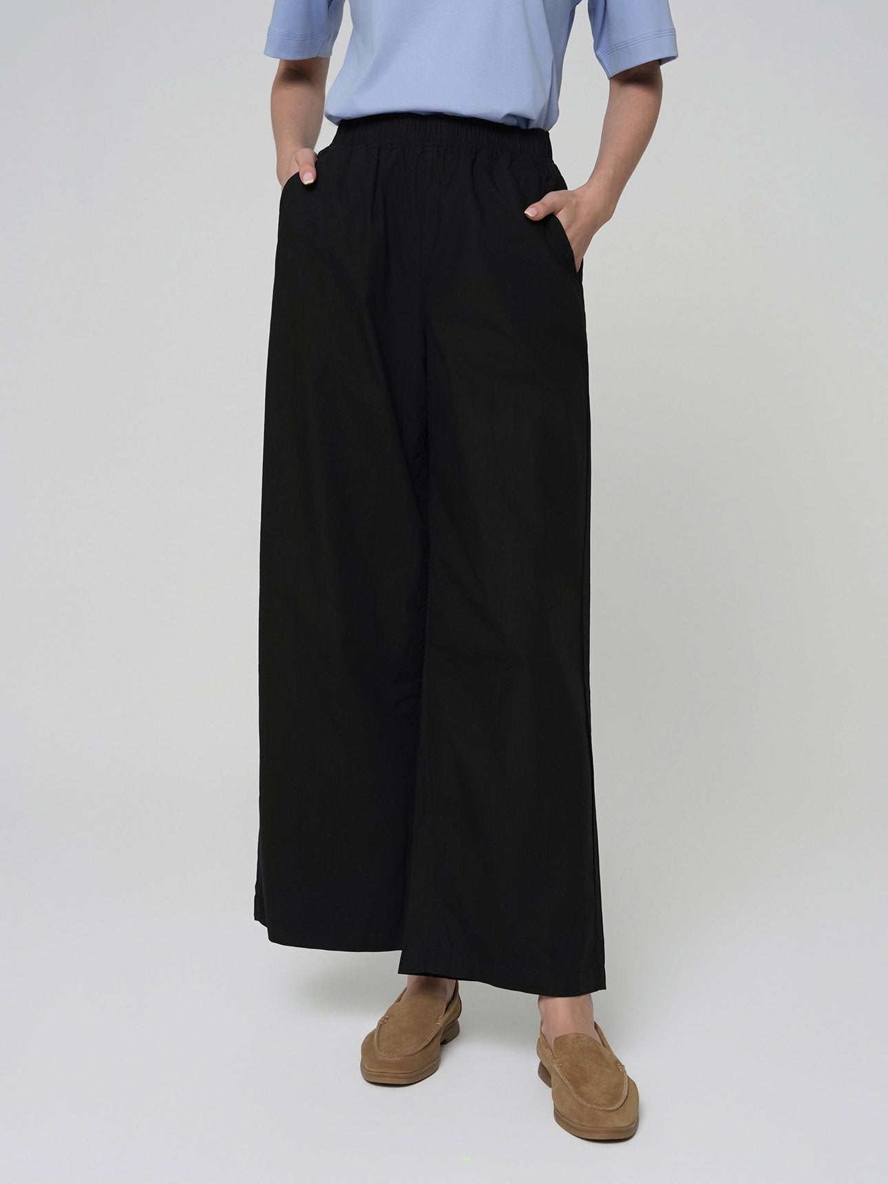 SG_05416204001_RW09_3_0_4_1290_1720.jpg;color:Signature Black