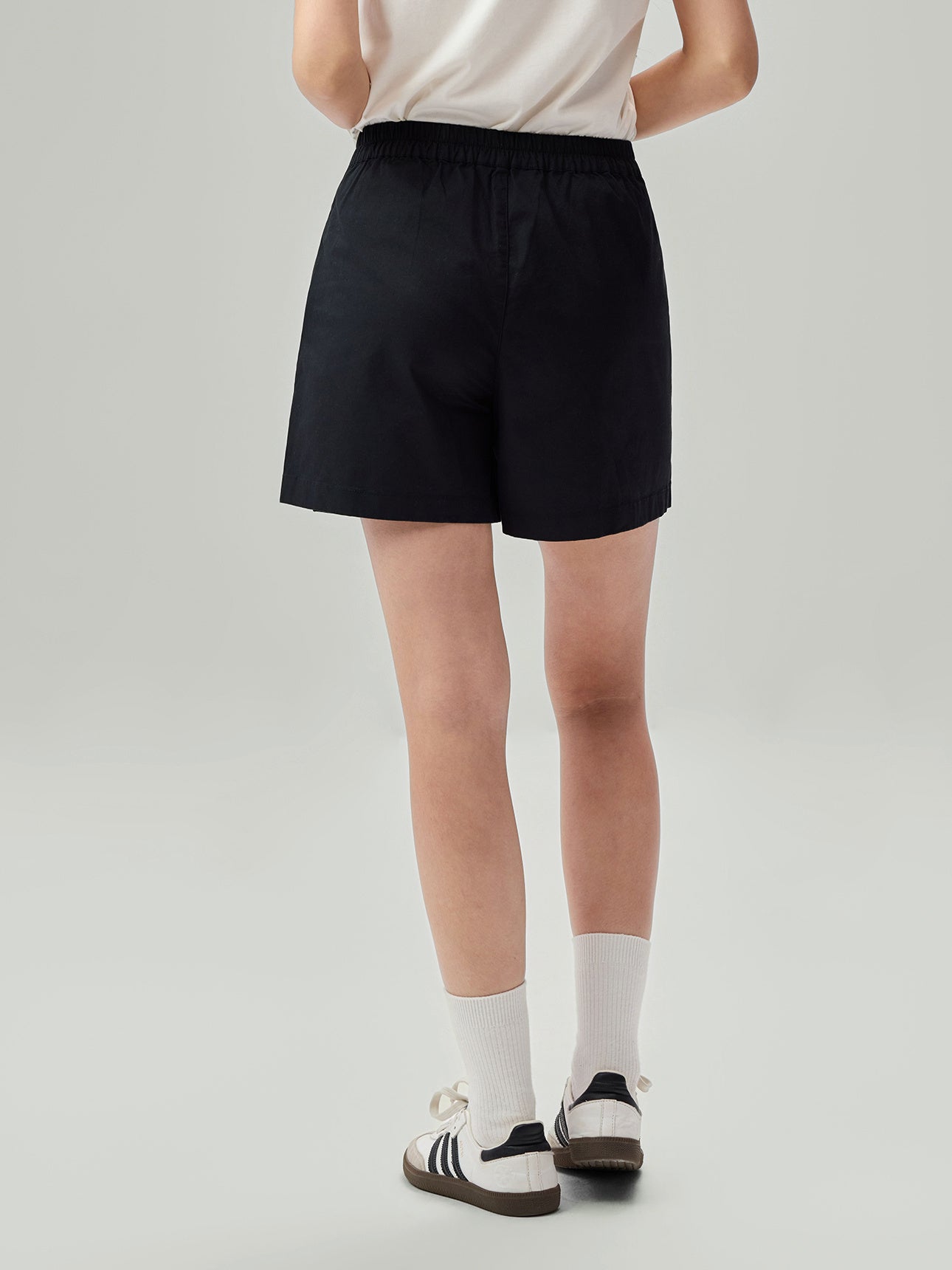 SG_05406204002_RW09_3_0_6_1290_1720.jpg;color:Signature Black