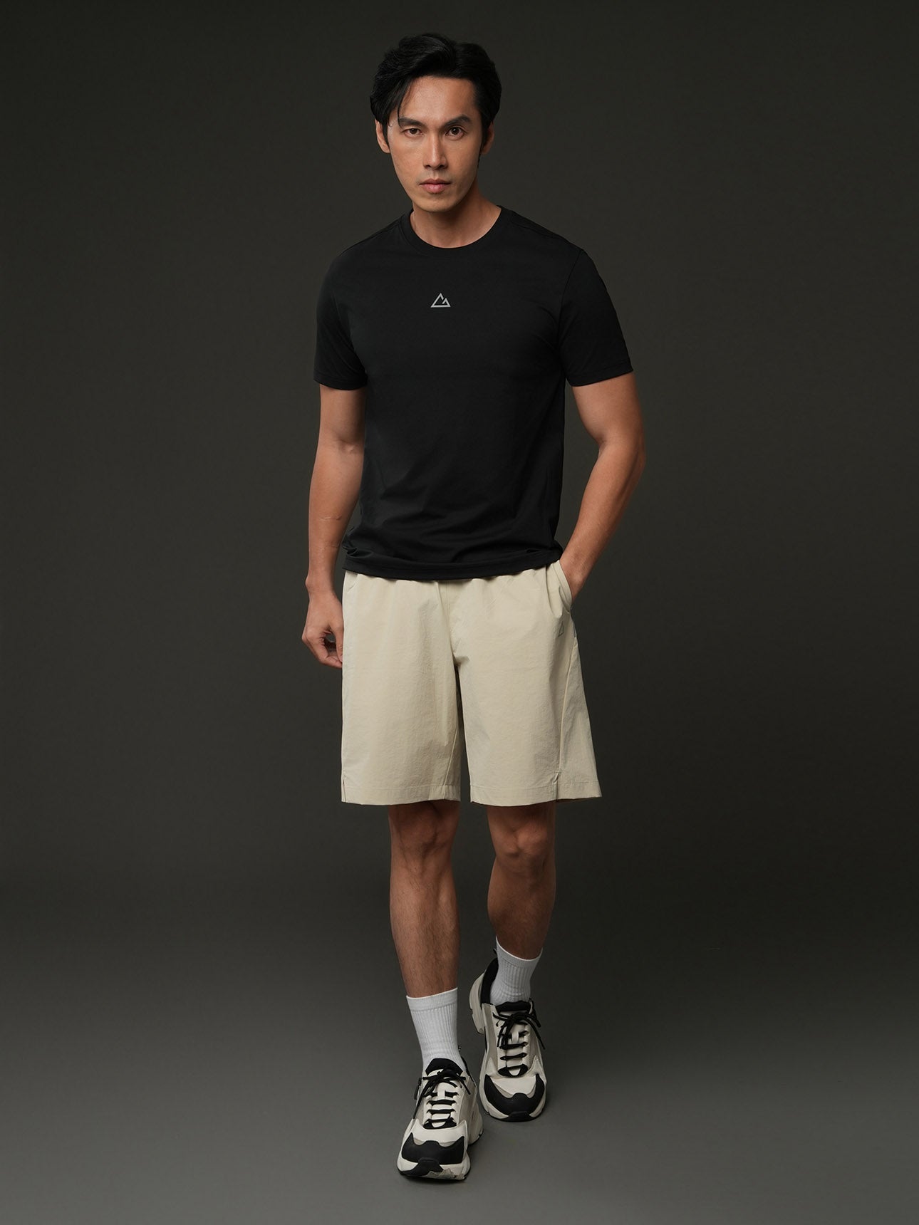 SG_01026227002_RW09_3_1_1_1290_1720.jpg;color:Signature Black