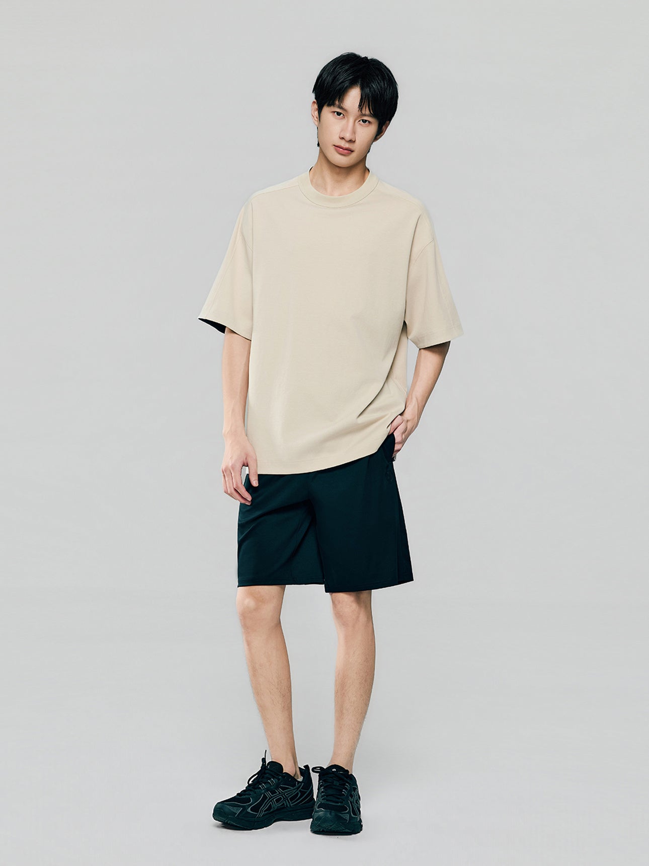 SG_01106410002_RW09_3_1_1_1290_1720.jpg;color:Signature Black