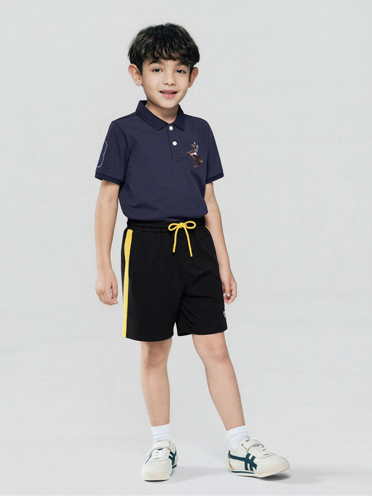 SG_03106228001_RW09_3_1_1_1290_1720.jpg;color:Signature Black