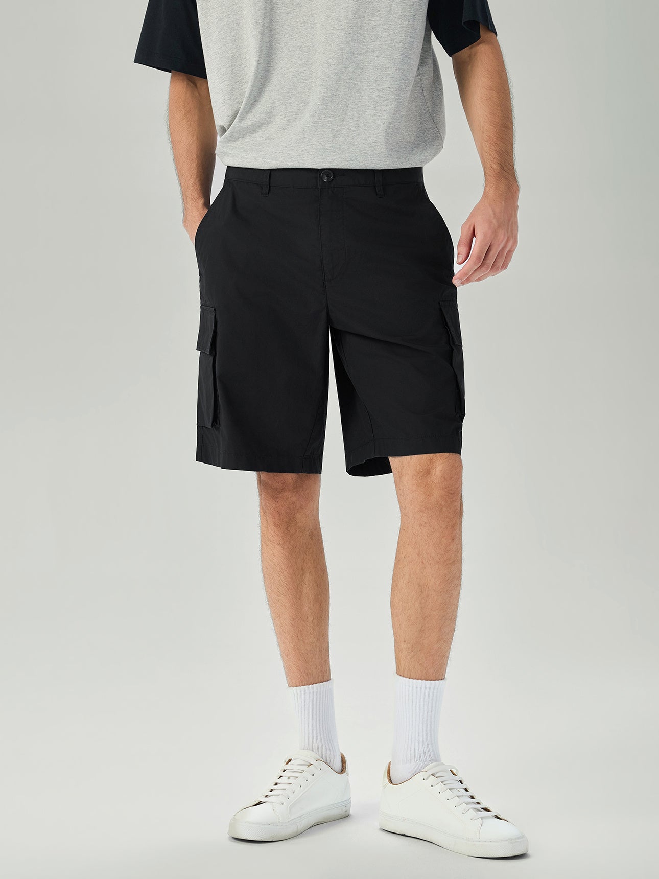 SG_01106243002_RW09_3_1_2_1290_1720.jpg;color:Signature Black