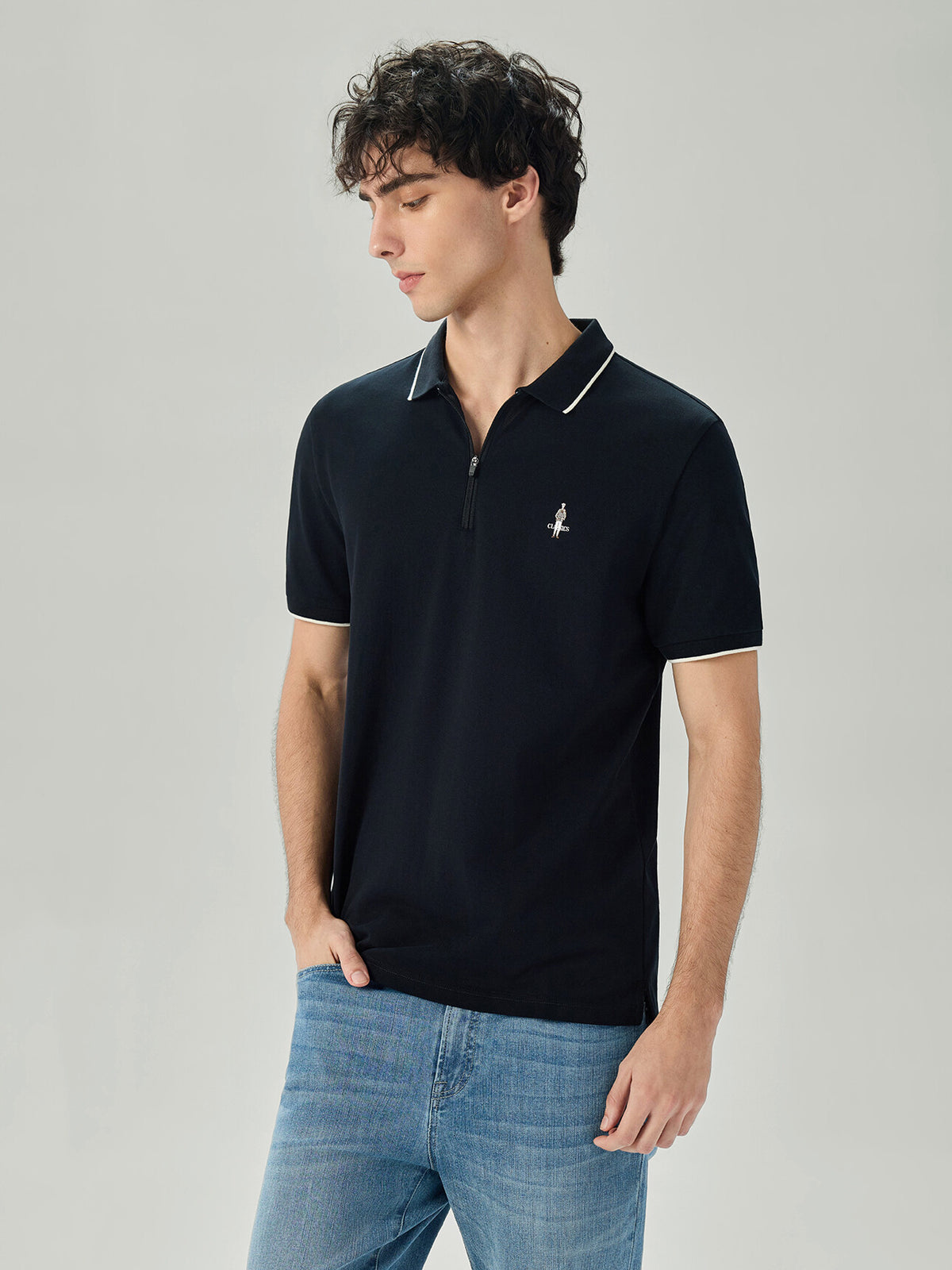 SG_01016455001_RW09_3_1_2_1290_1720.jpg;color:Signature Black